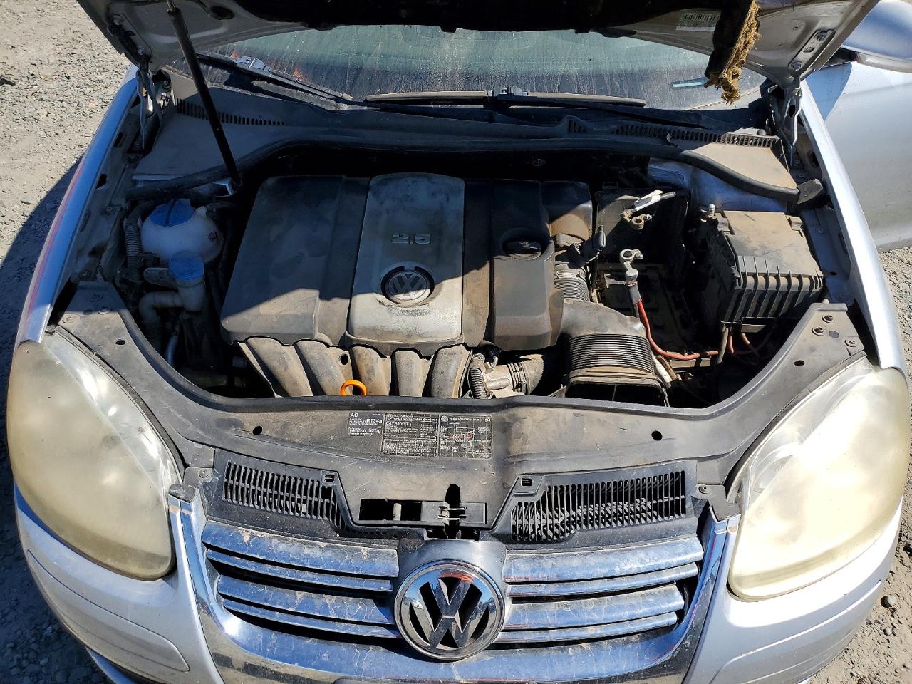 2005 Volkswagen New Jetta 2.5 Silver vin: 3VWRG71K45M647661