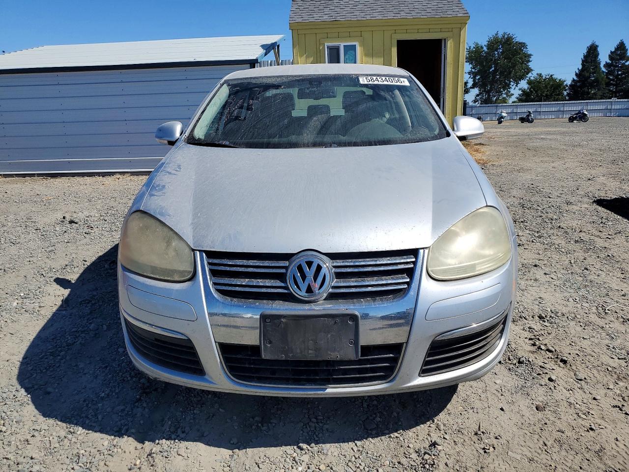 2005 Volkswagen New Jetta 2.5 Silver vin: 3VWRG71K45M647661
