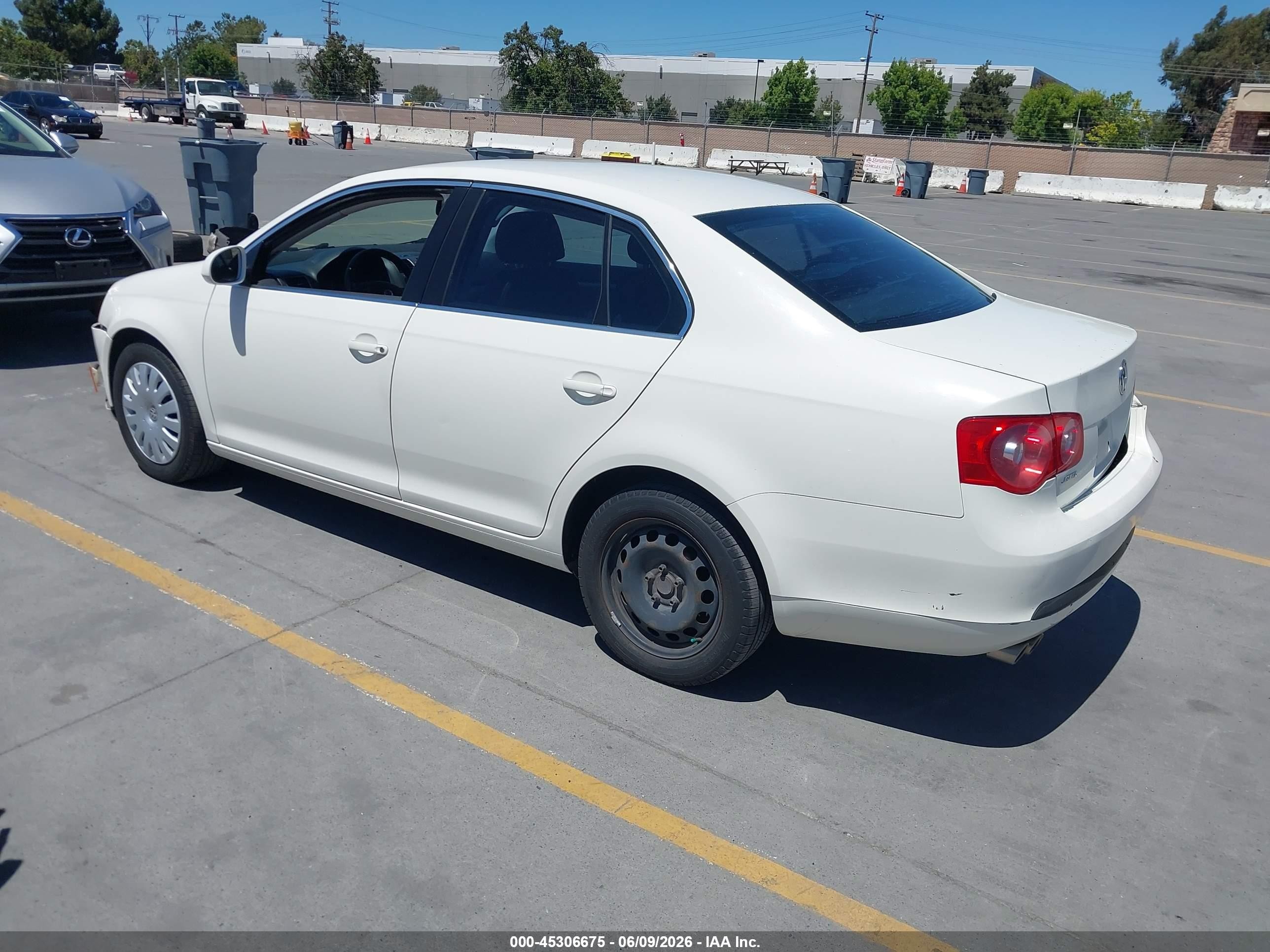 2005 Volkswagen Jetta 2.5 White vin: 3VWRG71K65M614712