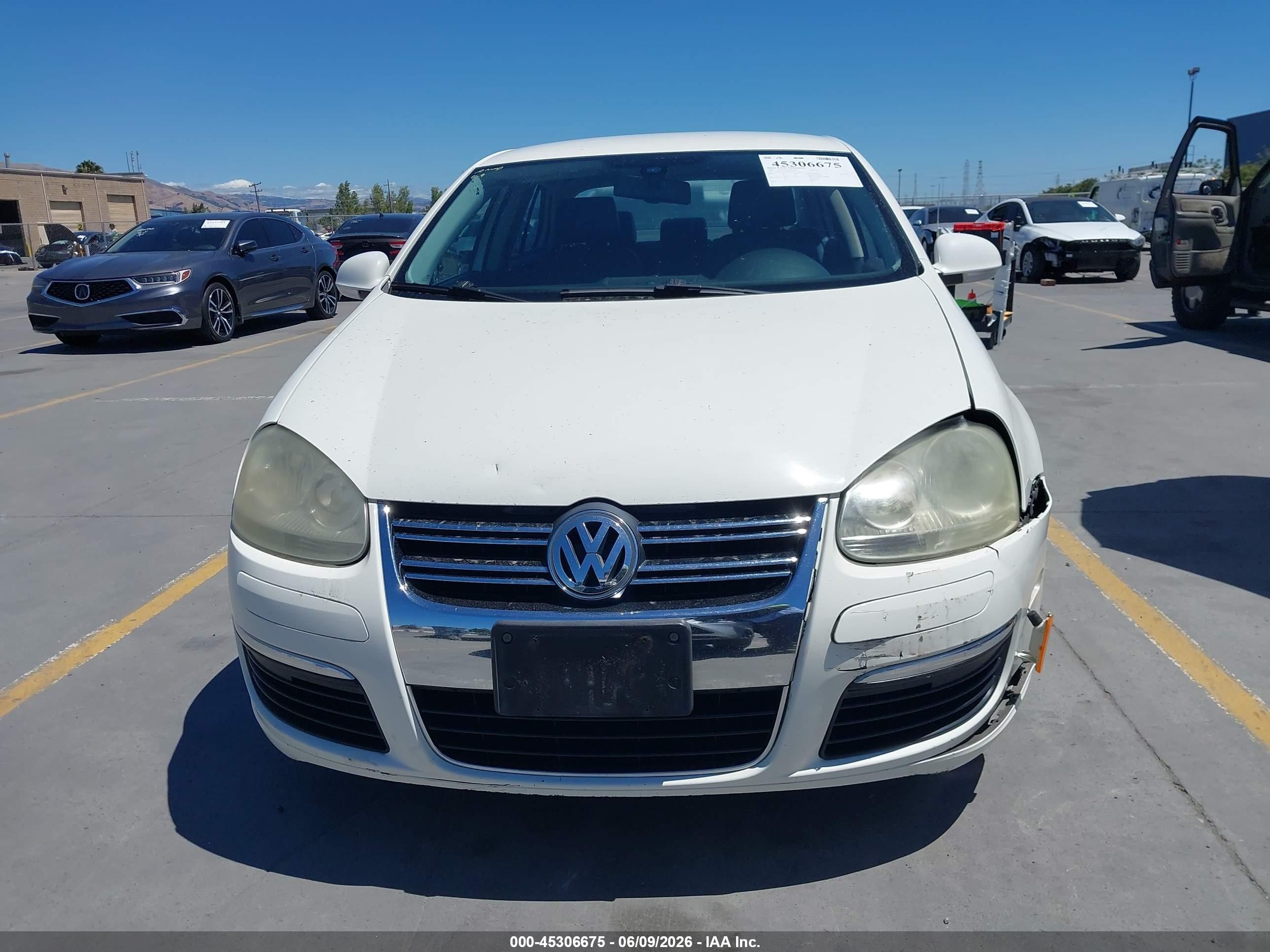 2005 Volkswagen Jetta 2.5 White vin: 3VWRG71K65M614712
