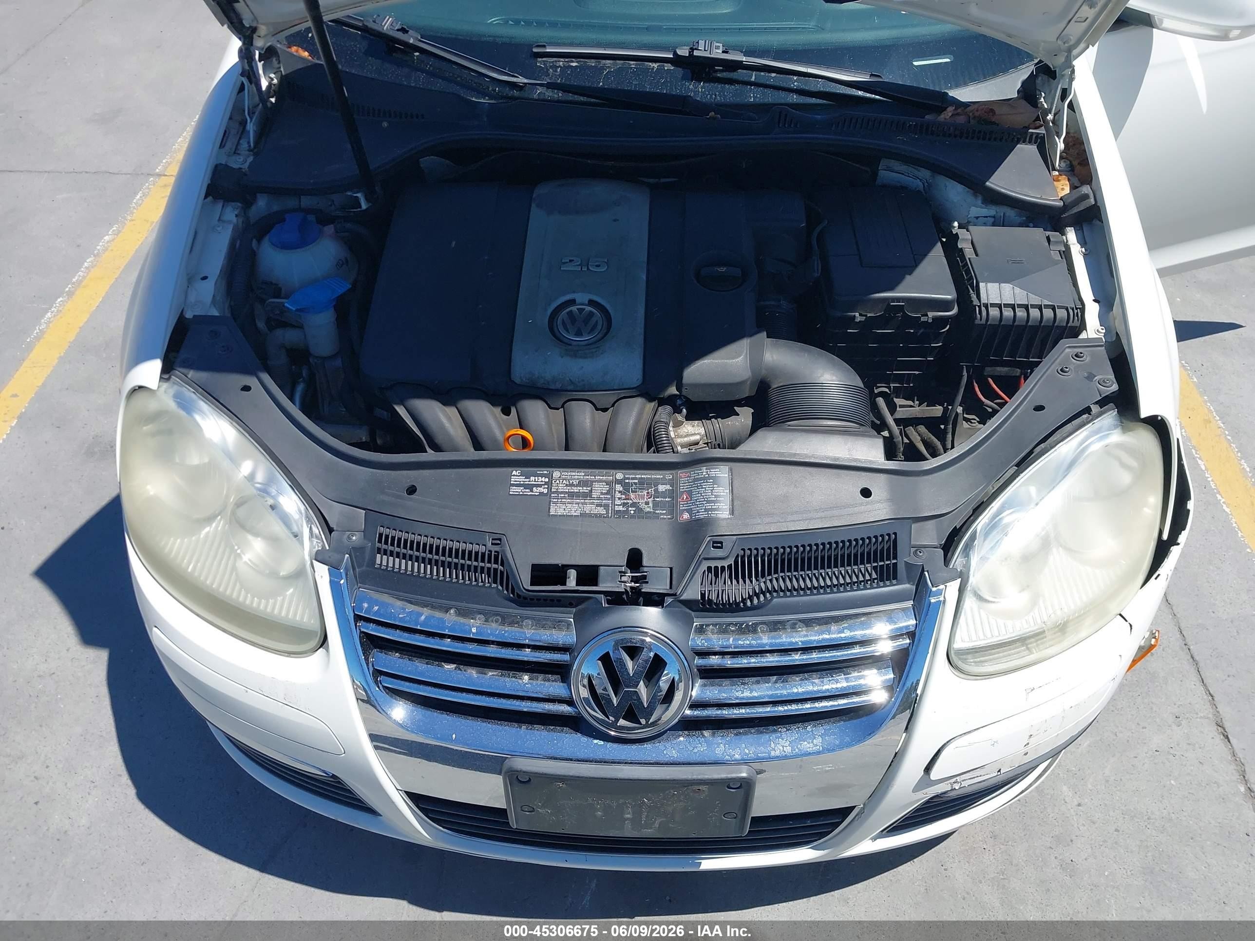 2005 Volkswagen Jetta 2.5 White vin: 3VWRG71K65M614712