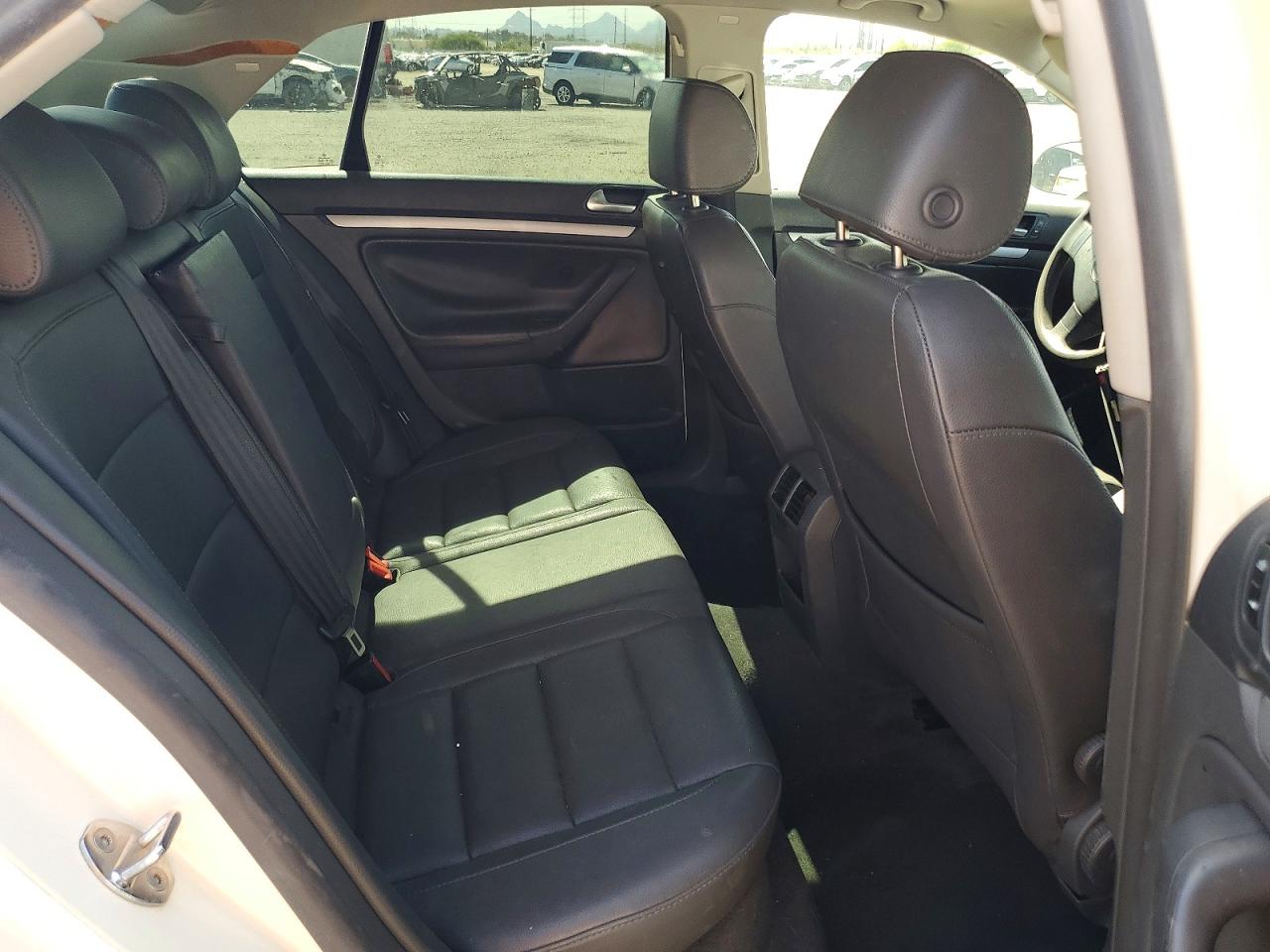 2006 Volkswagen Jetta 2.5 Белый vin: 3VWRG71K96M766890
