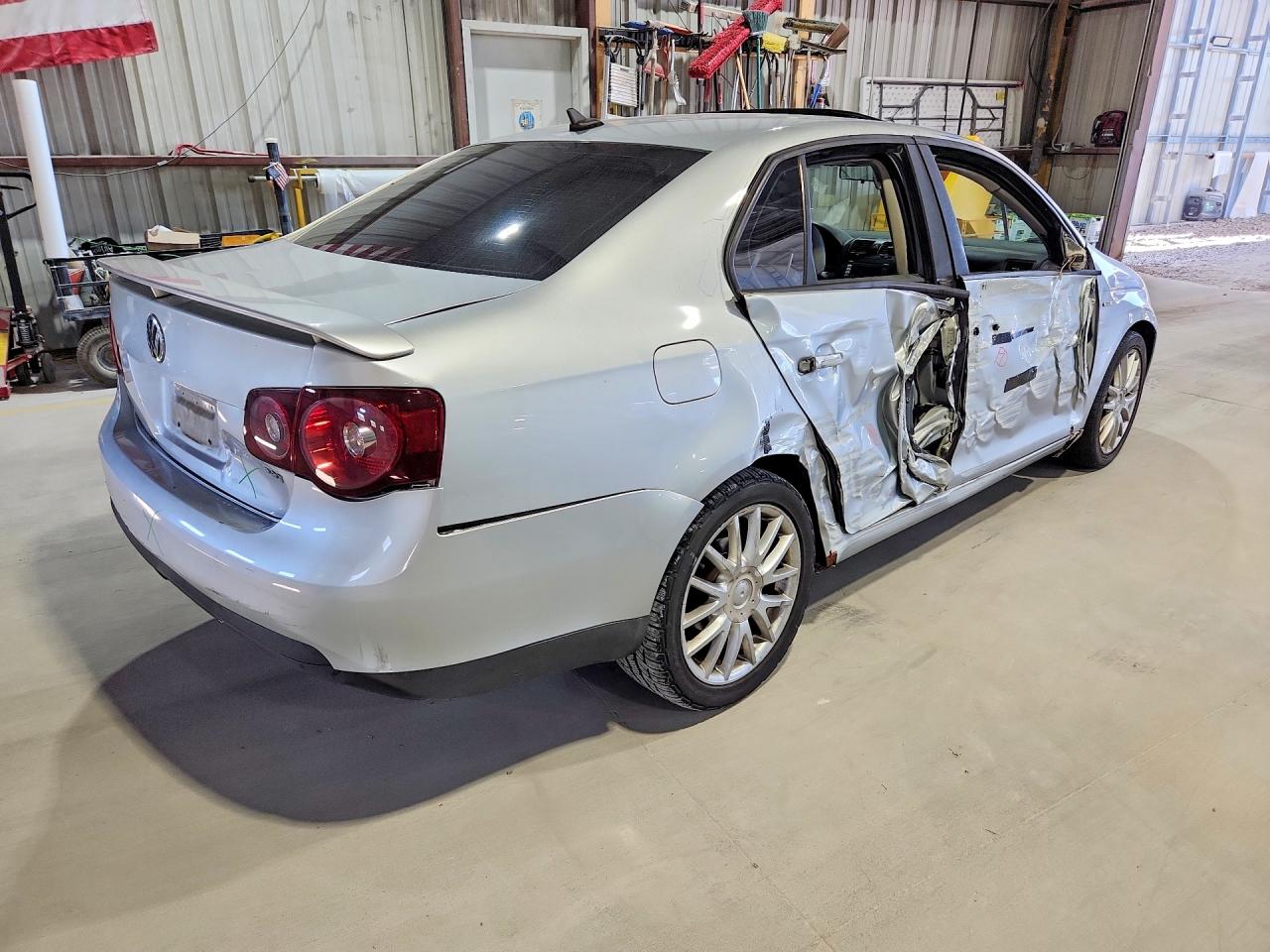 2008 Volkswagen Jetta Wolfsburg Серебряный vin: 3VWRJ71KX8M122528