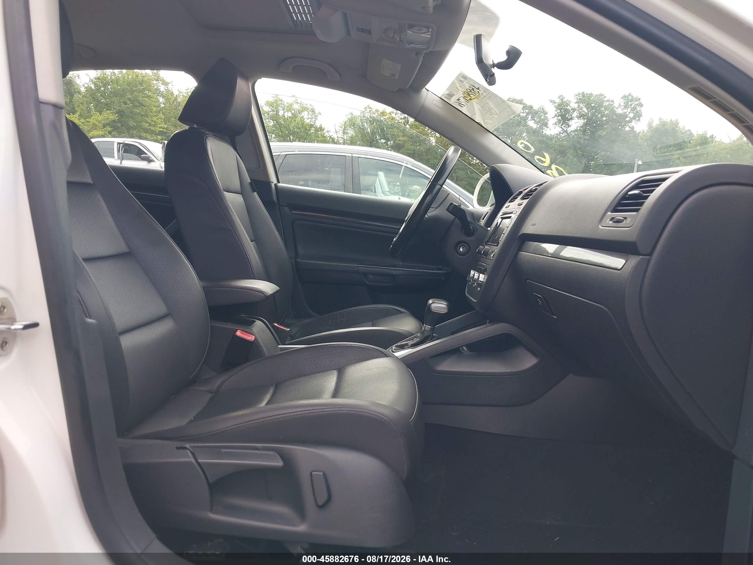 2010 Volkswagen Jetta Wolfsburg Edition White vin: 3VWRJ7AJ8AM151622