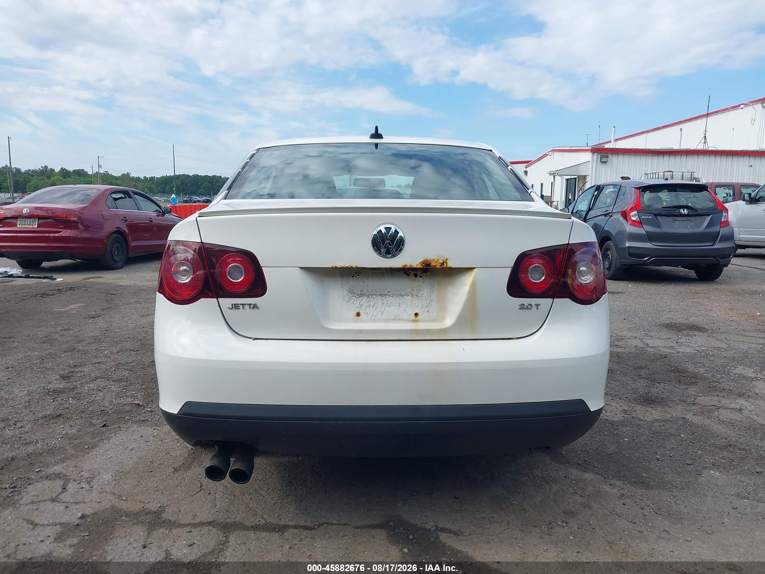 2010 Volkswagen Jetta Wolfsburg Edition White vin: 3VWRJ7AJ8AM151622