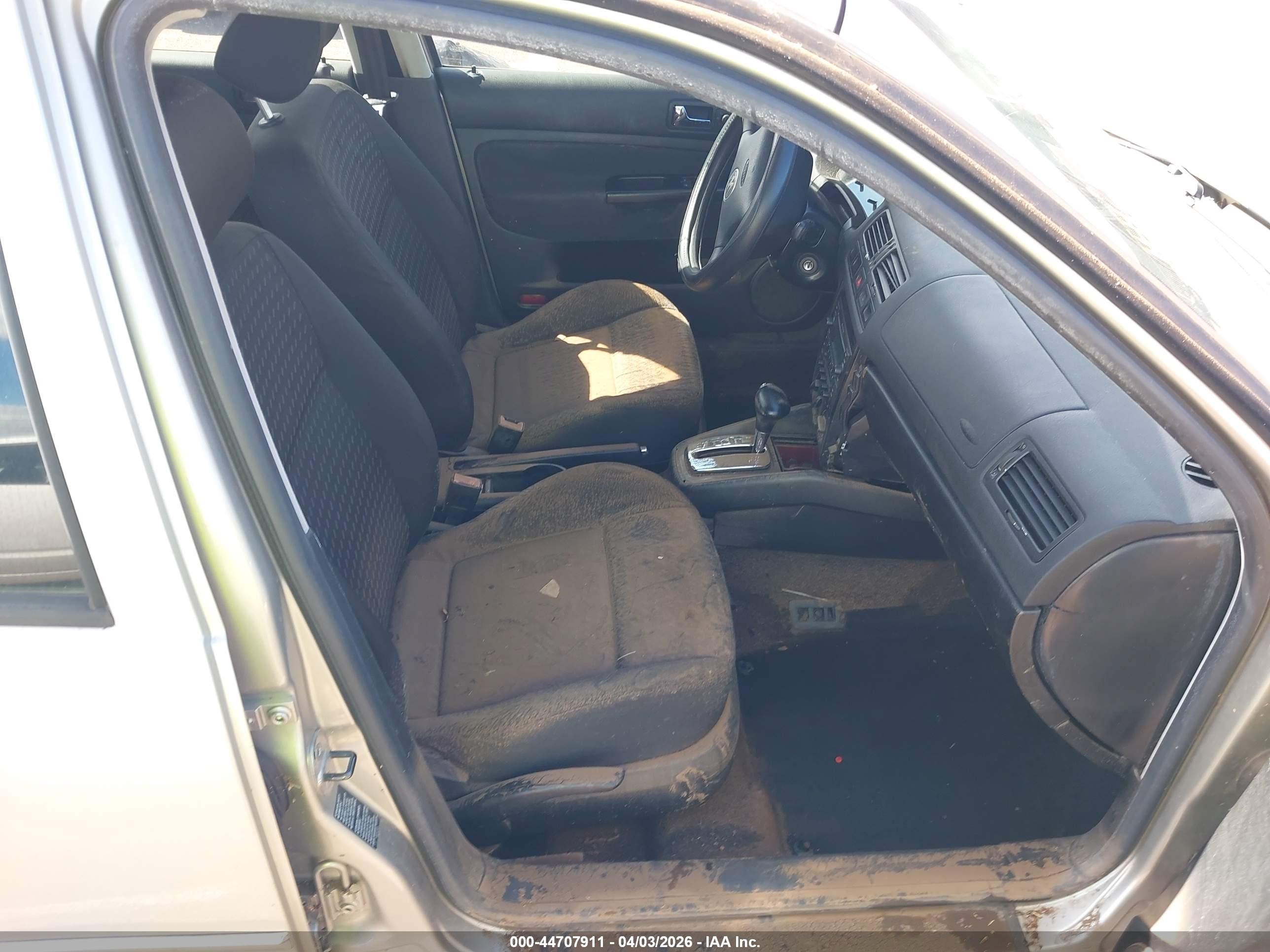 2004 Volkswagen Jetta Gl Beige vin: 3VWRK69M34M032046