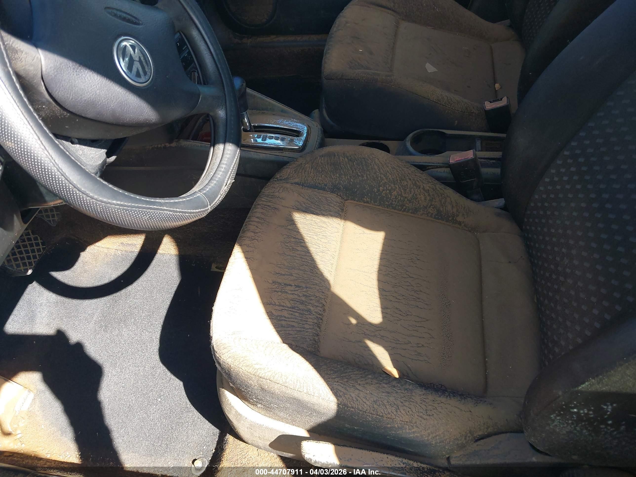 2004 Volkswagen Jetta Gl Beige vin: 3VWRK69M34M032046