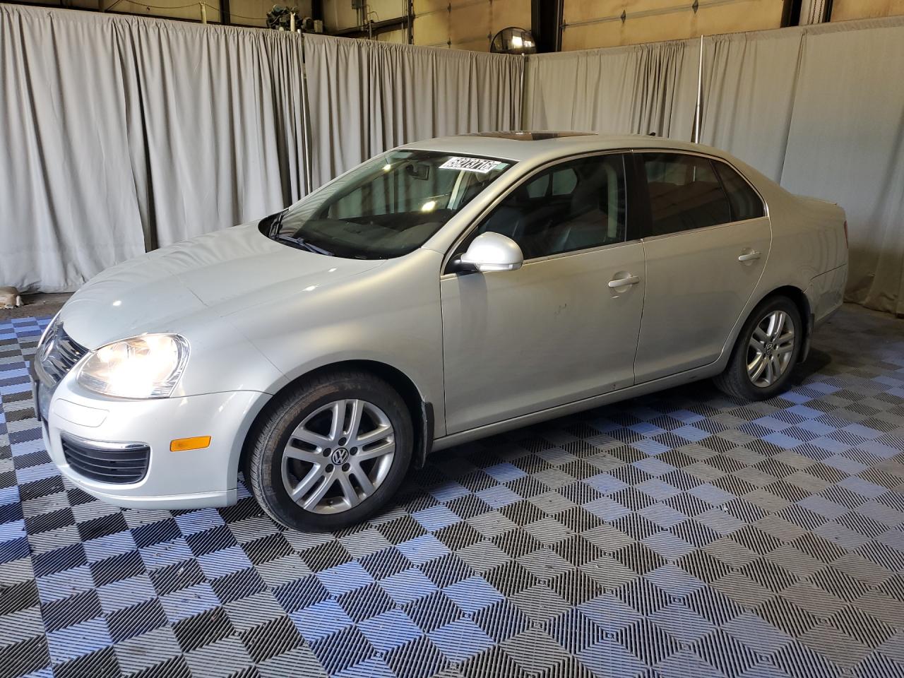 2010 Volkswagen Jetta Tdi Silver vin: 3VWRL7AJ0AM171292 Damage: Left Front Door, Dent(S) W/ Paint Dmg, 5 To 6 Inches