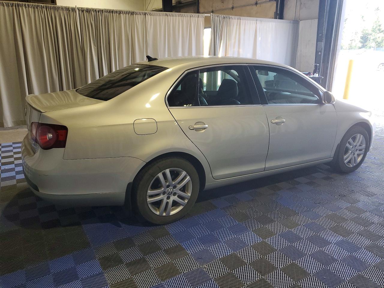 2010 Volkswagen Jetta Tdi Silver vin: 3VWRL7AJ0AM171292