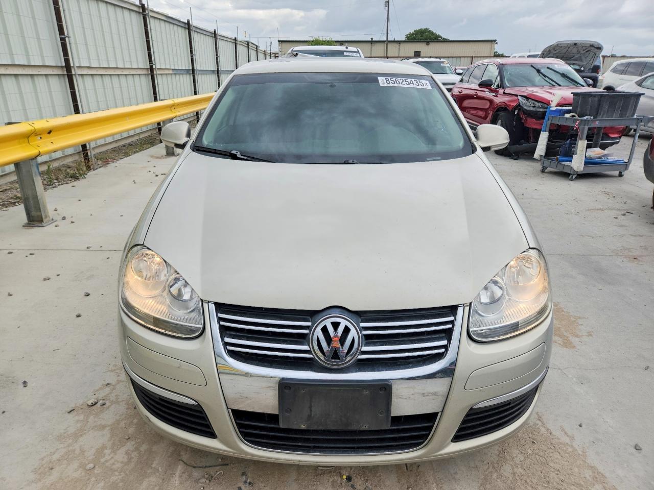2010 Volkswagen Jetta Tdi Silver vin: 3VWRL7AJ1AM180096