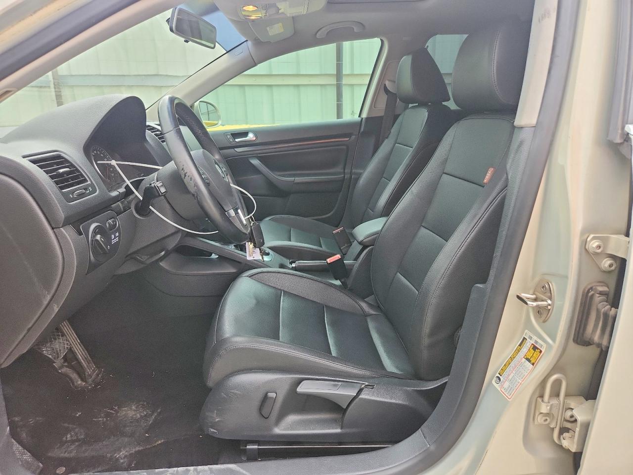 2010 Volkswagen Jetta Tdi Silver vin: 3VWRL7AJ1AM180096