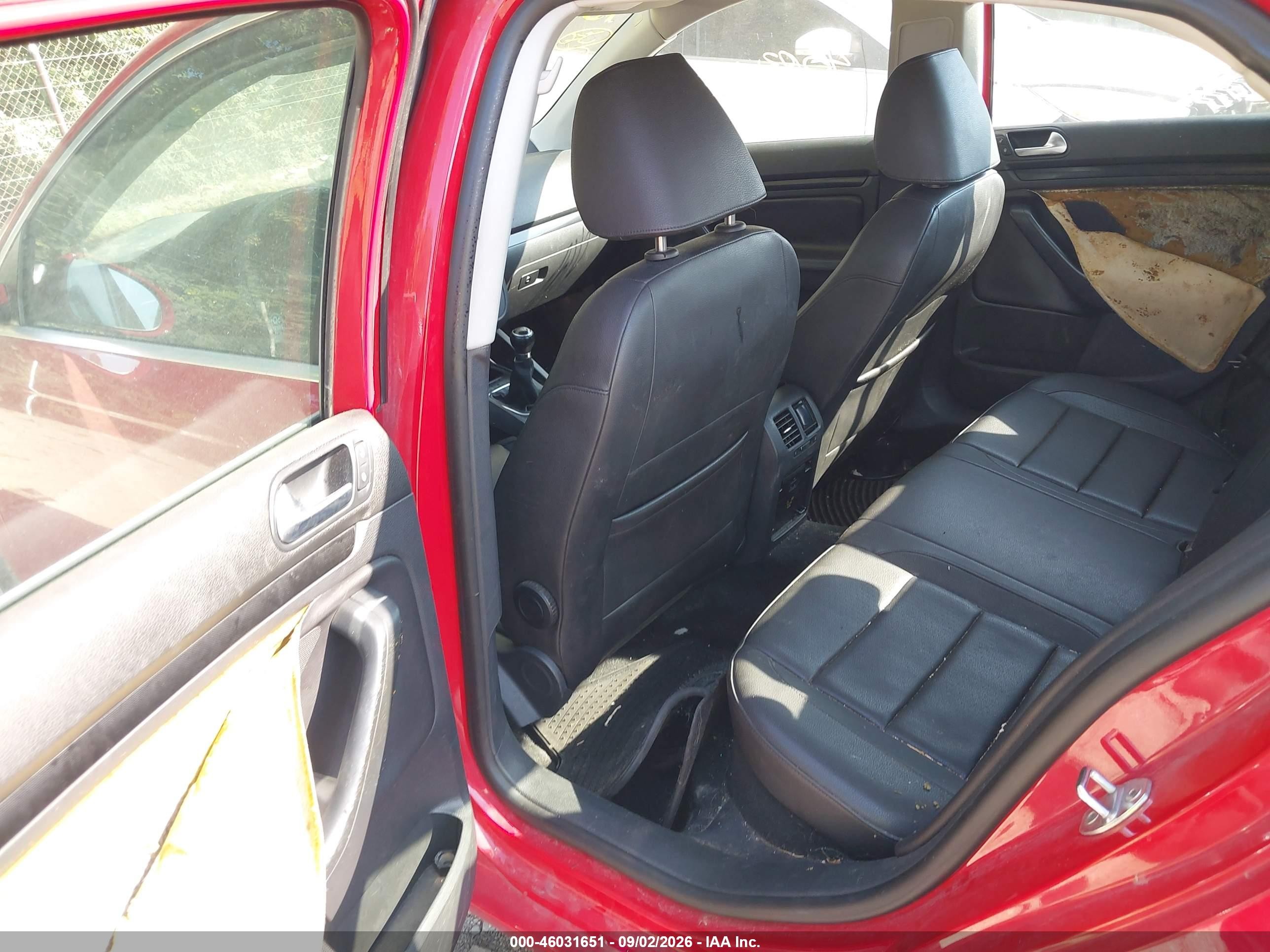 2010 Volkswagen Jetta Tdi Red vin: 3VWRL7AJ1AM181538