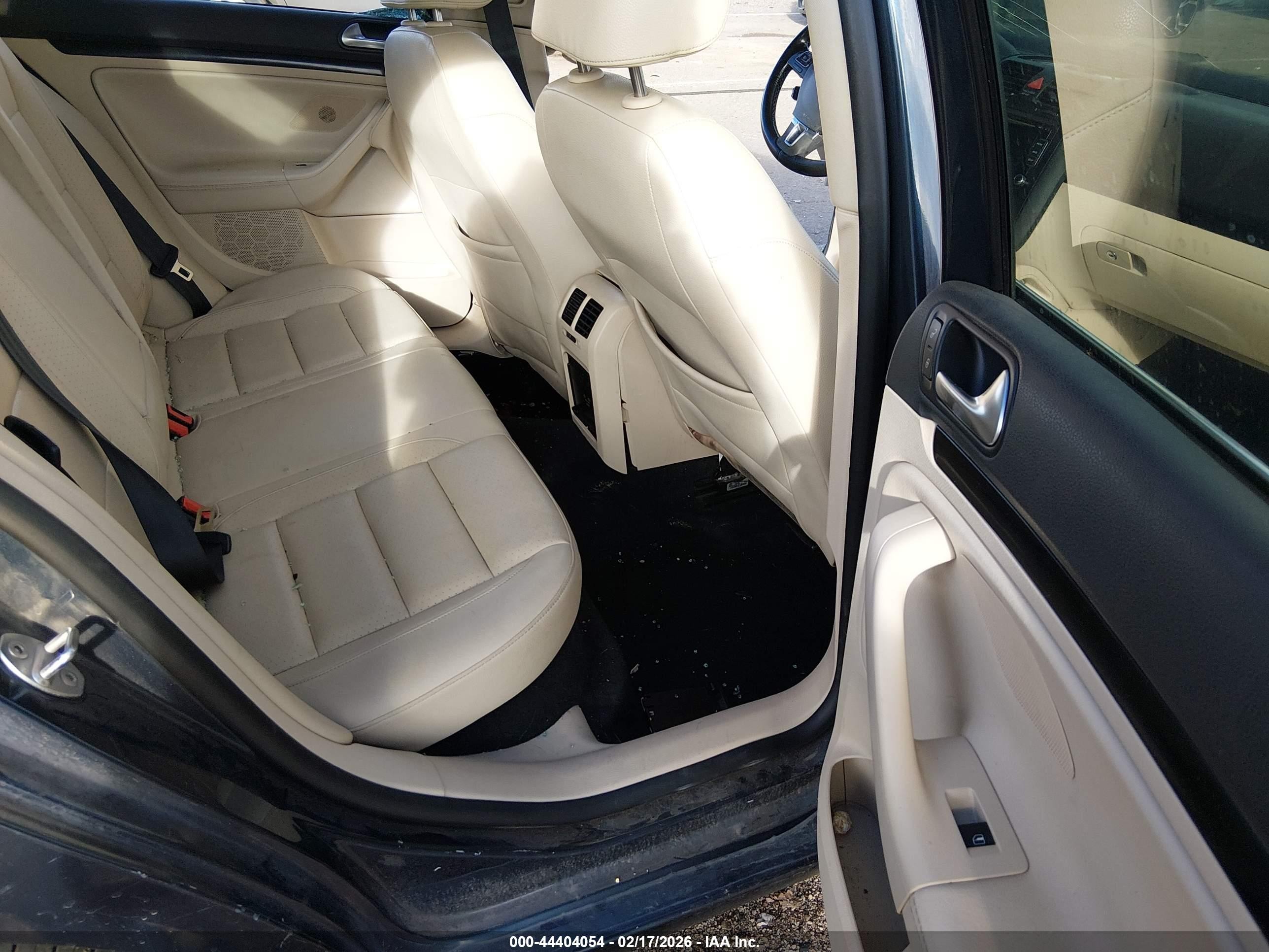 2010 Volkswagen Jetta Tdi Blue vin: 3VWRL7AJ3AM109949