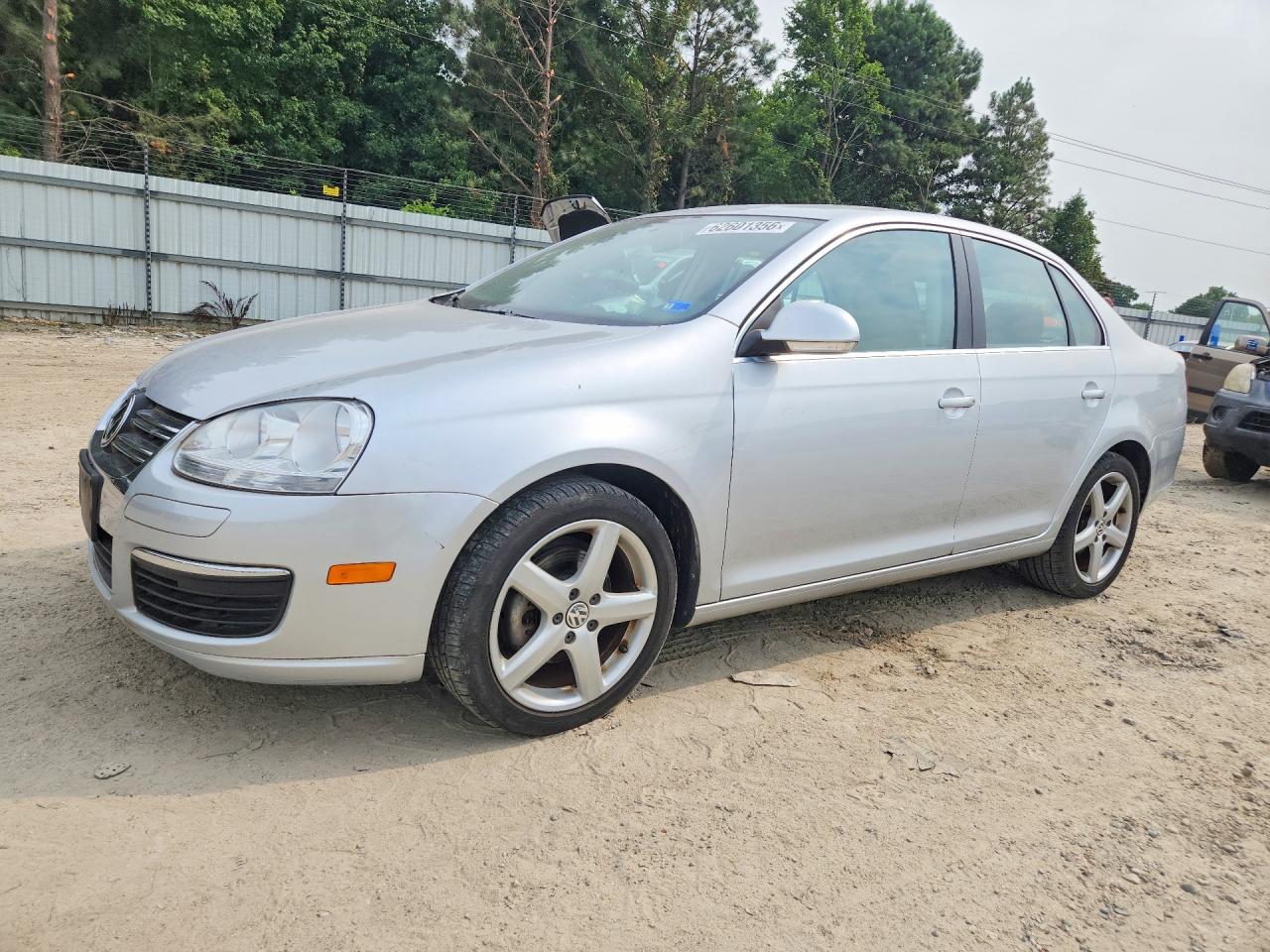 2010 Volkswagen Jetta Tdi Silver vin: 3VWRL7AJ5AM043811