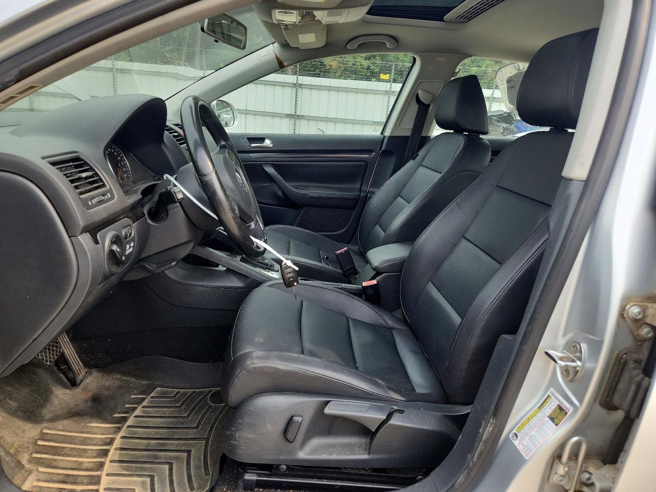 2010 Volkswagen Jetta Tdi Серебряный vin: 3VWRL7AJ5AM043811
