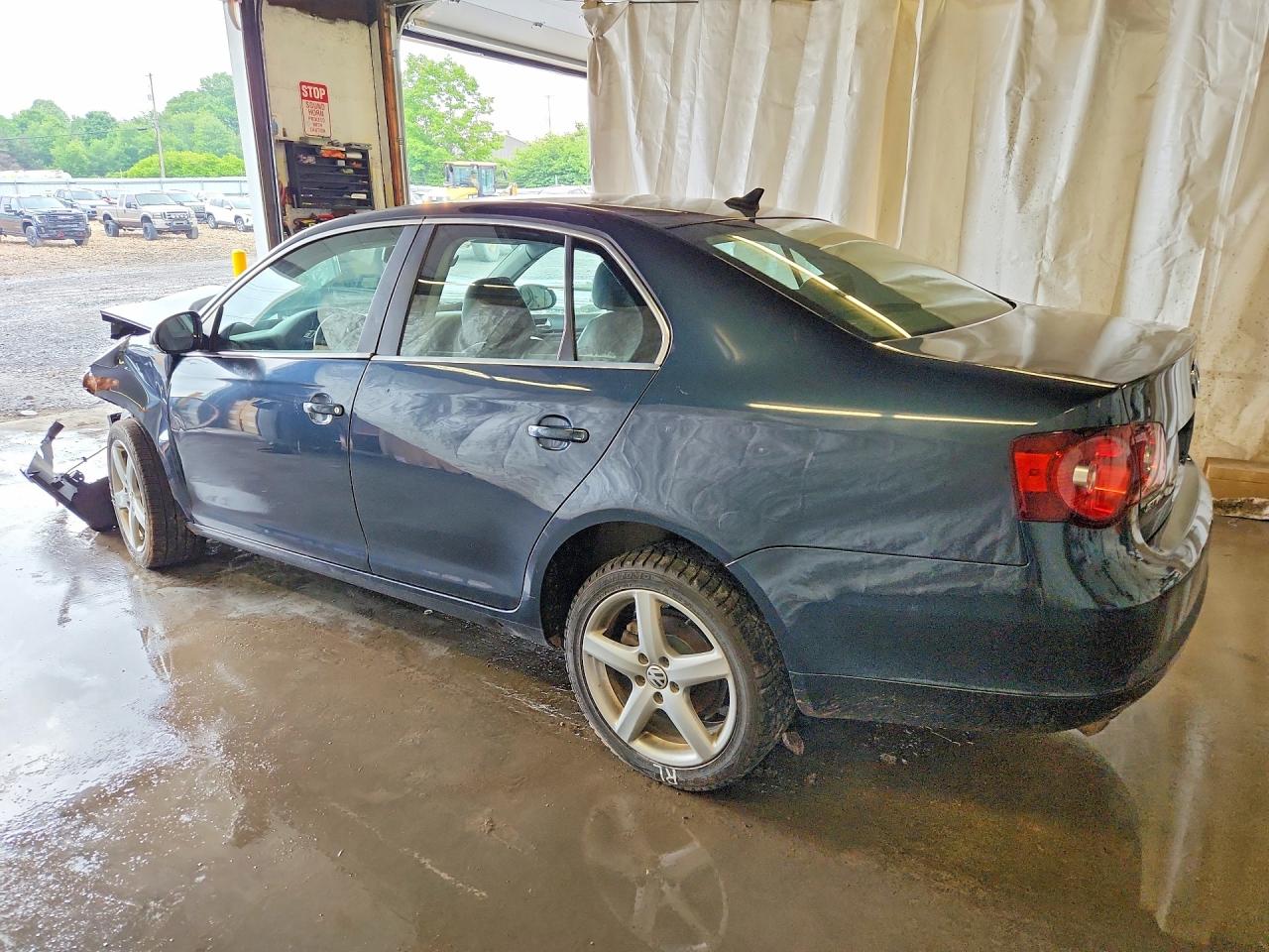 2010 Volkswagen Jetta Tdi Blue vin: 3VWRL7AJ8AM093117