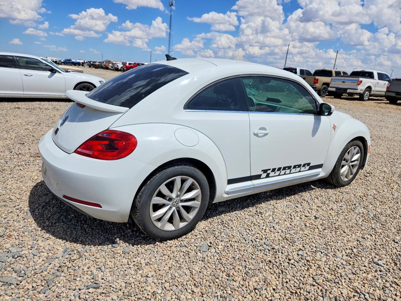 2014 Volkswagen Beetle White vin: 3VWRL7AT9EM654884