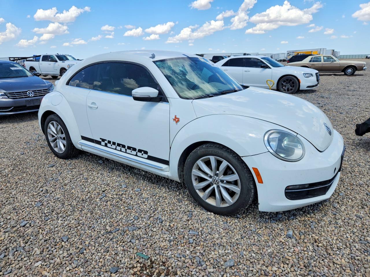 2014 Volkswagen Beetle White vin: 3VWRL7AT9EM654884