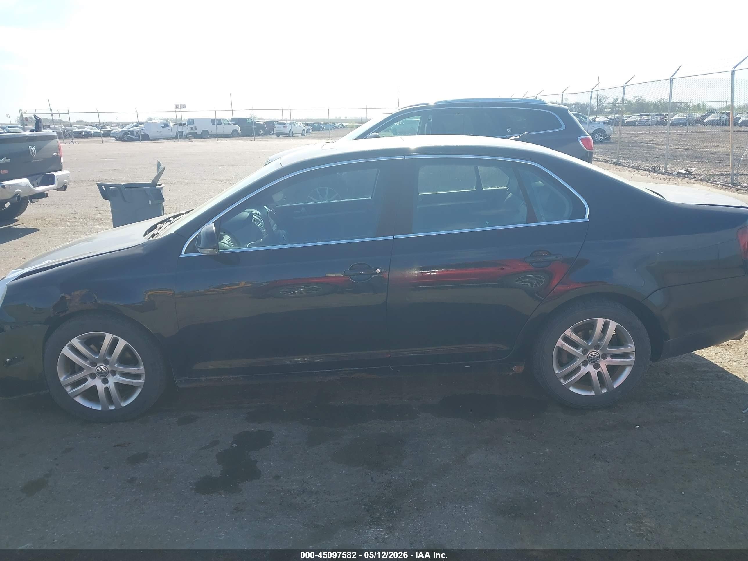 2008 Volkswagen Jetta Se/sel Black vin: 3VWRM71K08M114381
