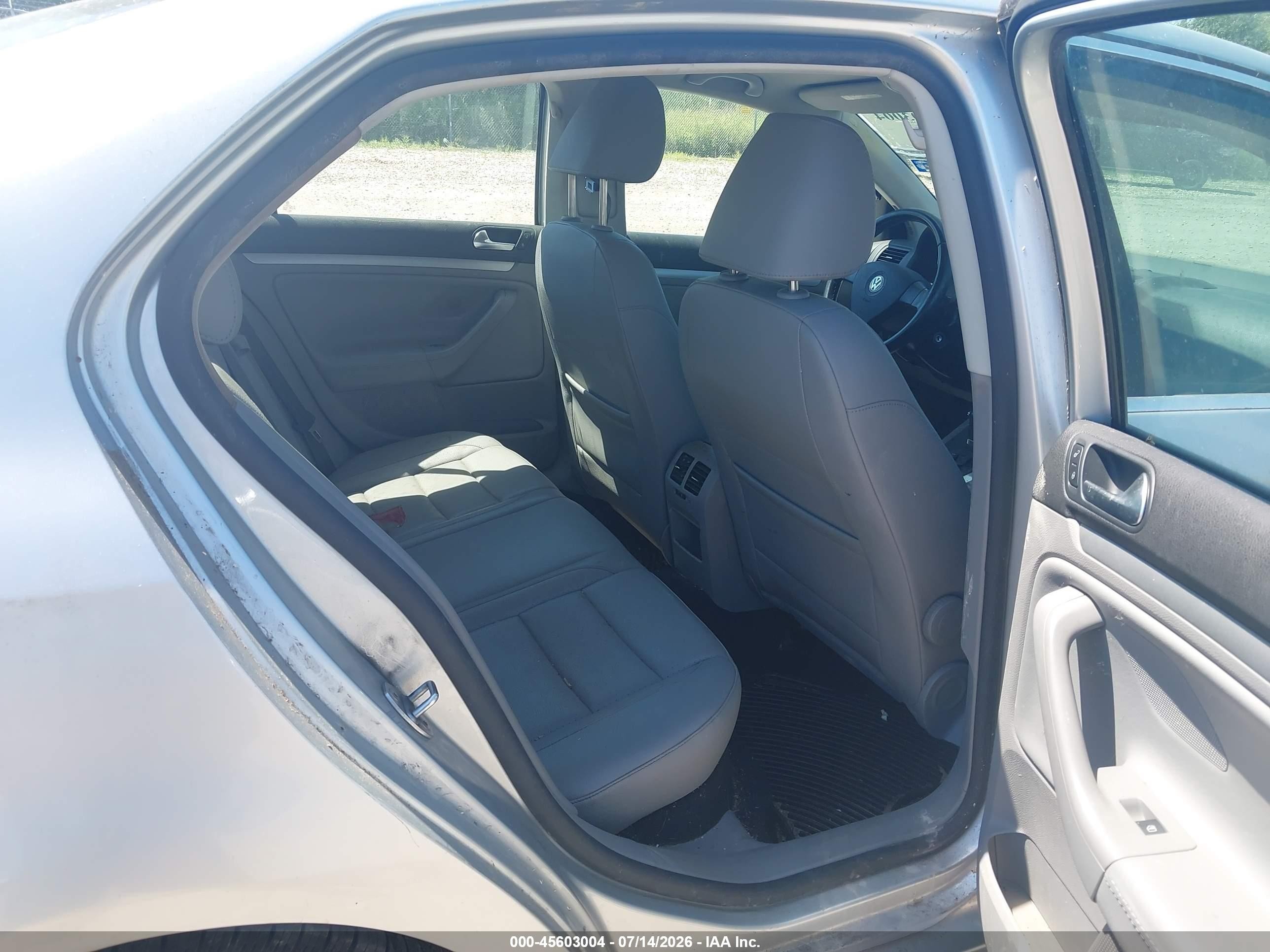 2009 Volkswagen Jetta Se/sel Silver vin: 3VWRM71K09M062672