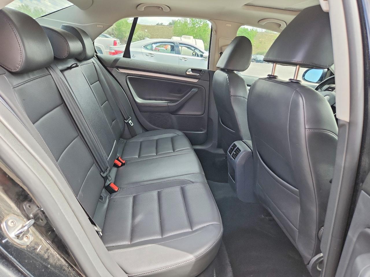 2009 Volkswagen Jetta Se Black vin: 3VWRM71K09M137628