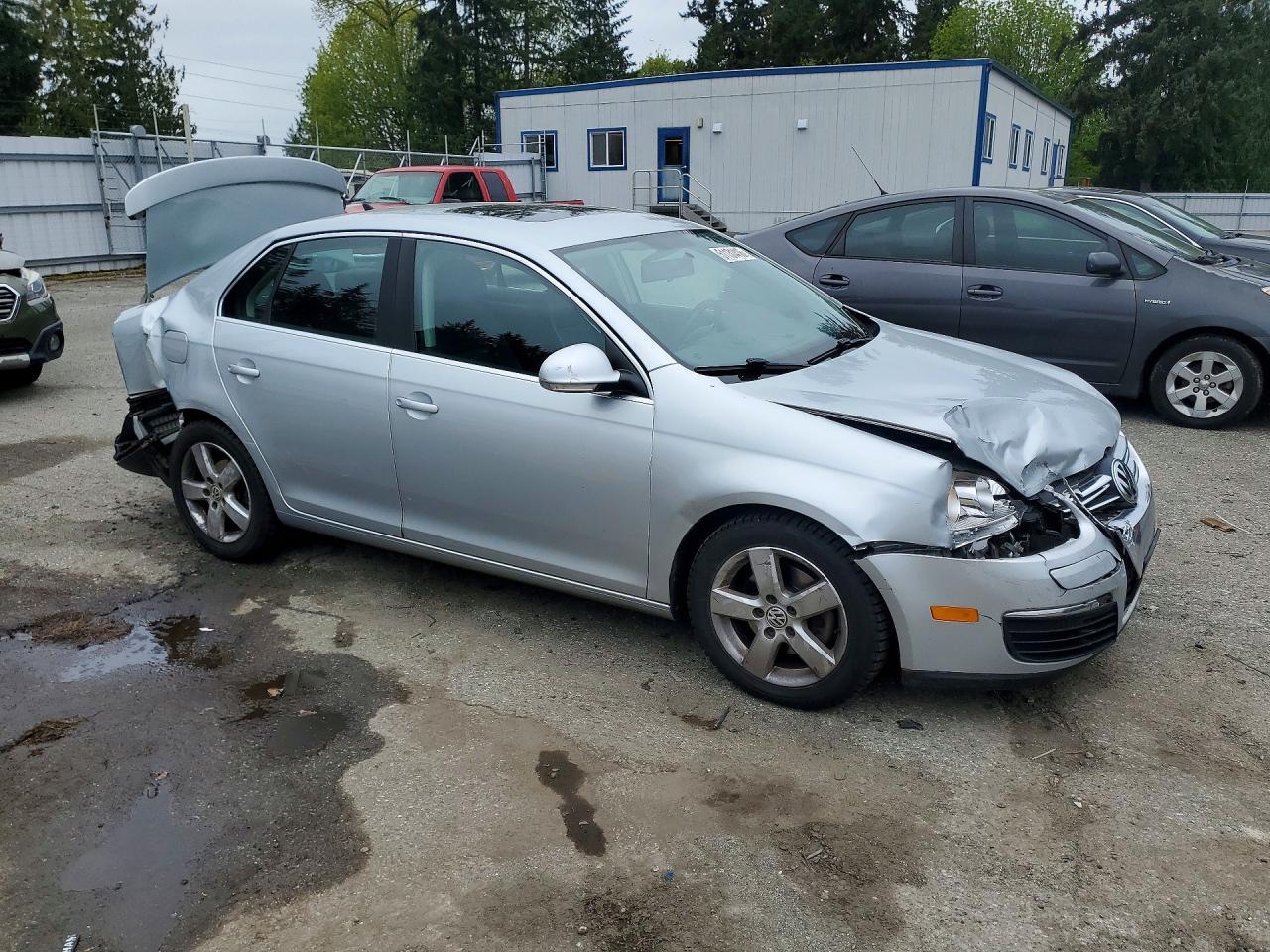 2008 Volkswagen Jetta Se Серебряный vin: 3VWRM71K18M025032