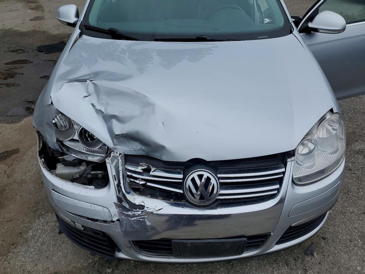 2008 Volkswagen Jetta Se Серебряный vin: 3VWRM71K18M025032