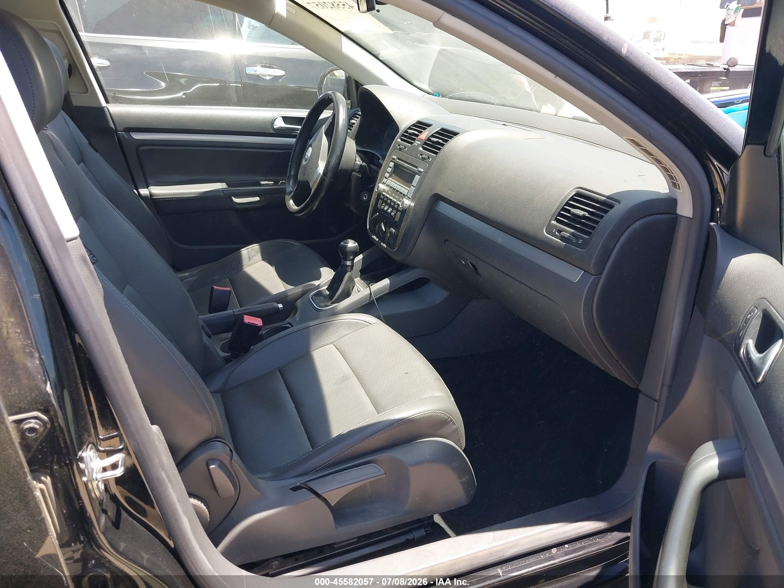 2008 Volkswagen Jetta Se Черный vin: 3VWRM71K18M058340
