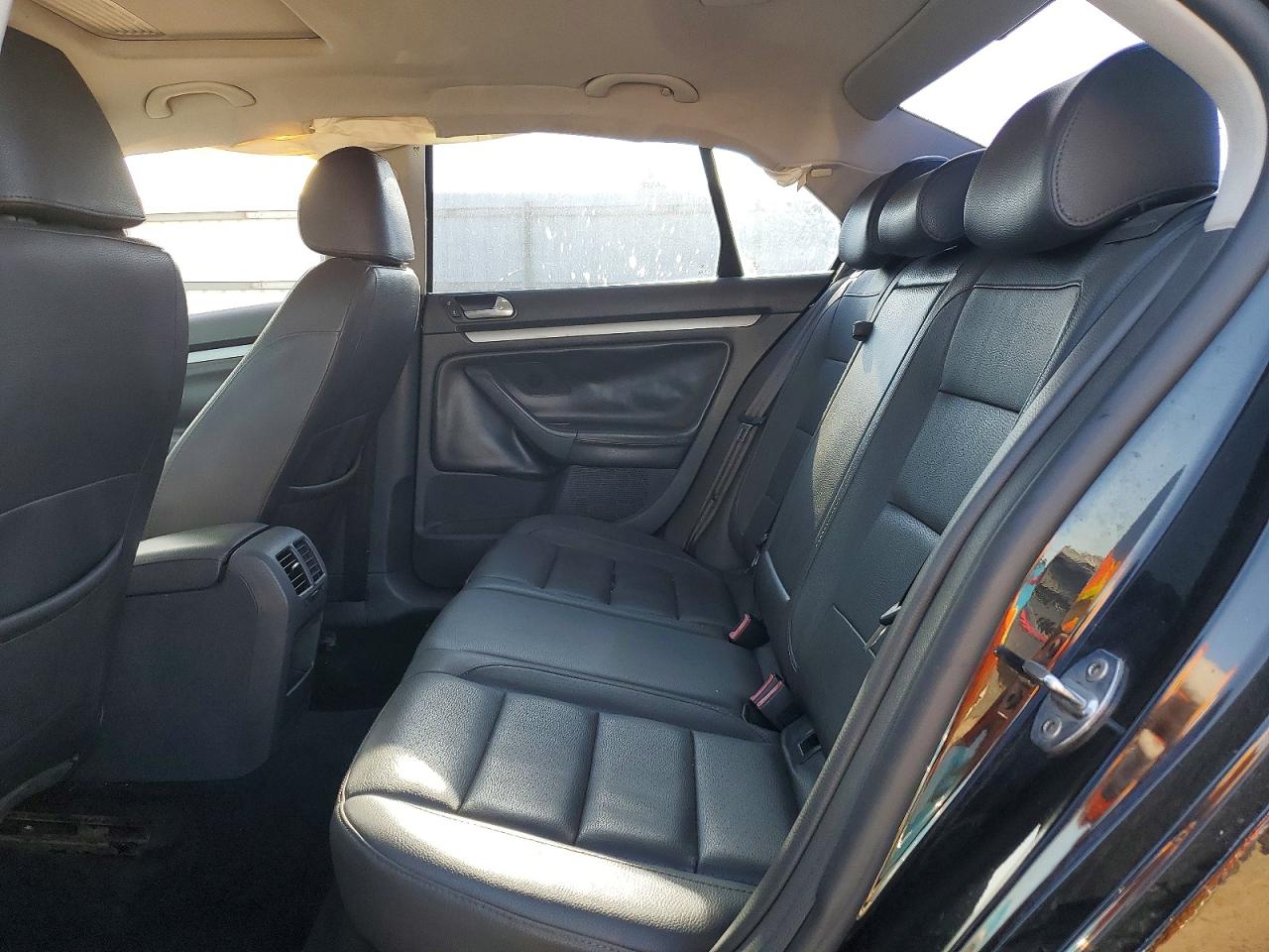 2008 Volkswagen Jetta Se Black vin: 3VWRM71K18M058919