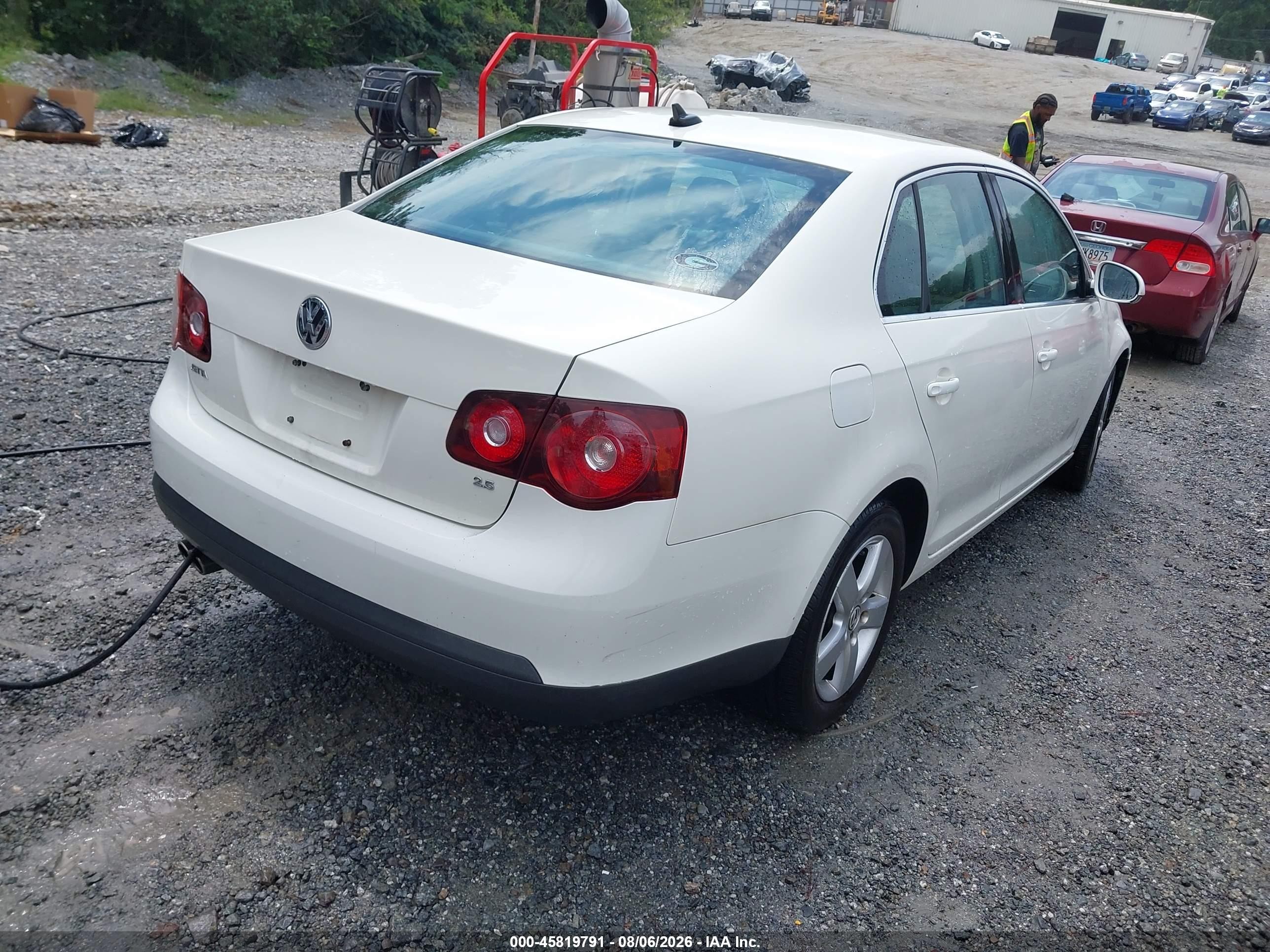 2008 Volkswagen Jetta Se White vin: 3VWRM71K18M098109