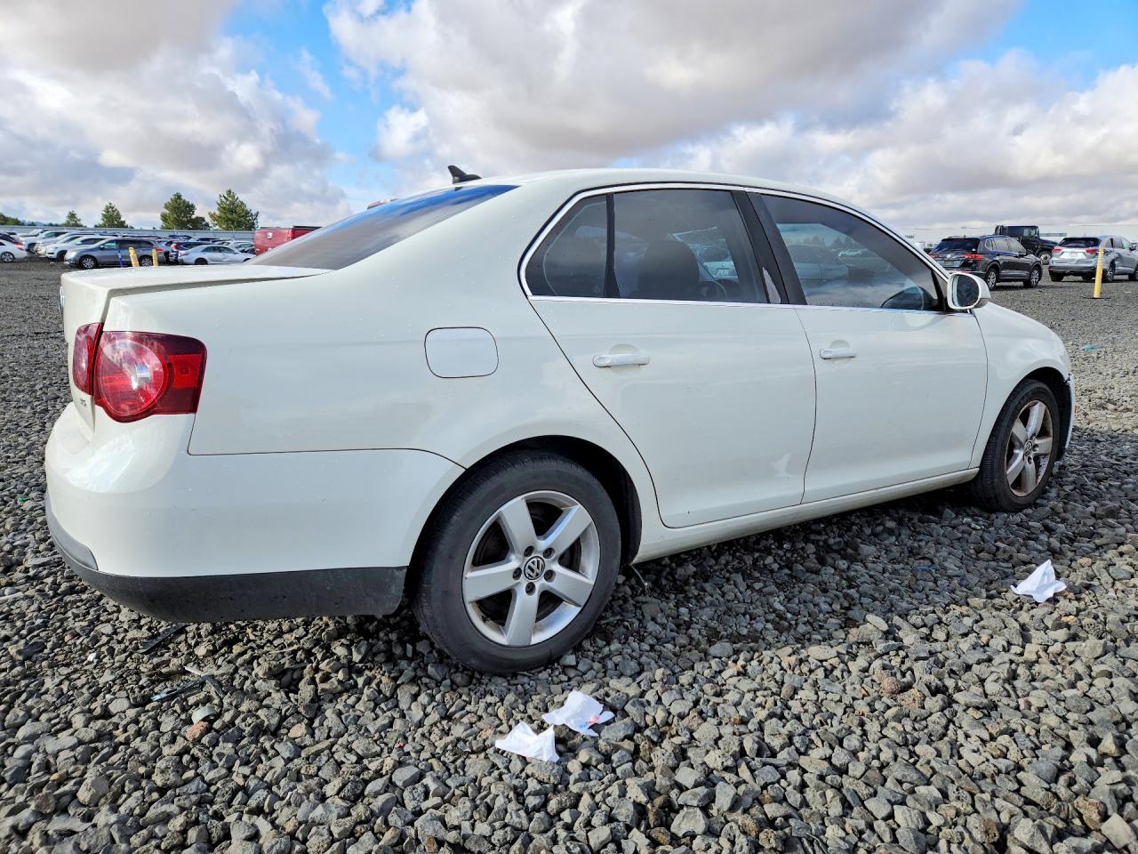 2008 Volkswagen Jetta Se White vin: 3VWRM71K28M071601