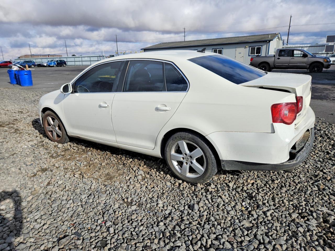 2008 Volkswagen Jetta Se White vin: 3VWRM71K28M071601