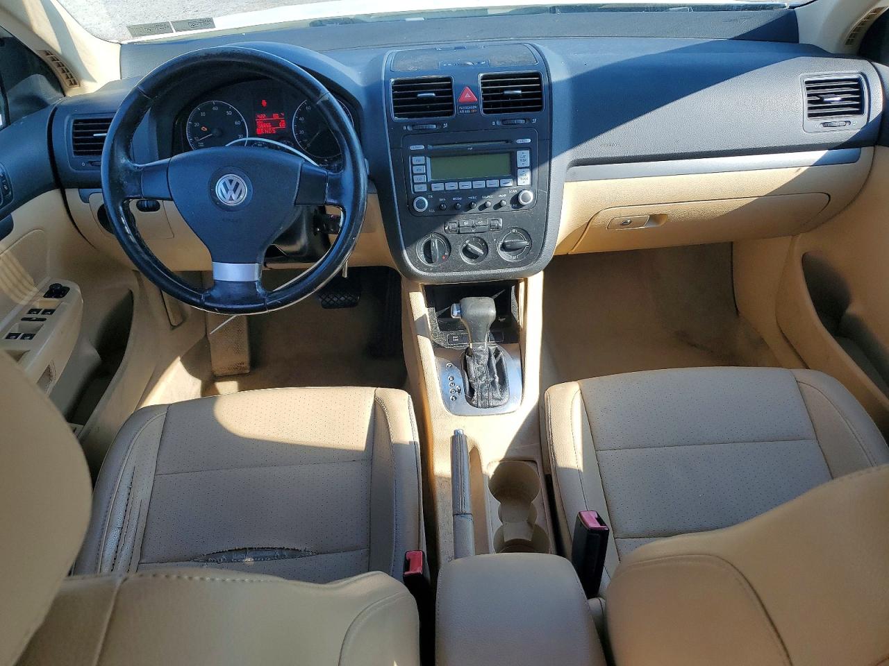 2008 Volkswagen Jetta Cream vin: 3VWRM71K28M107299