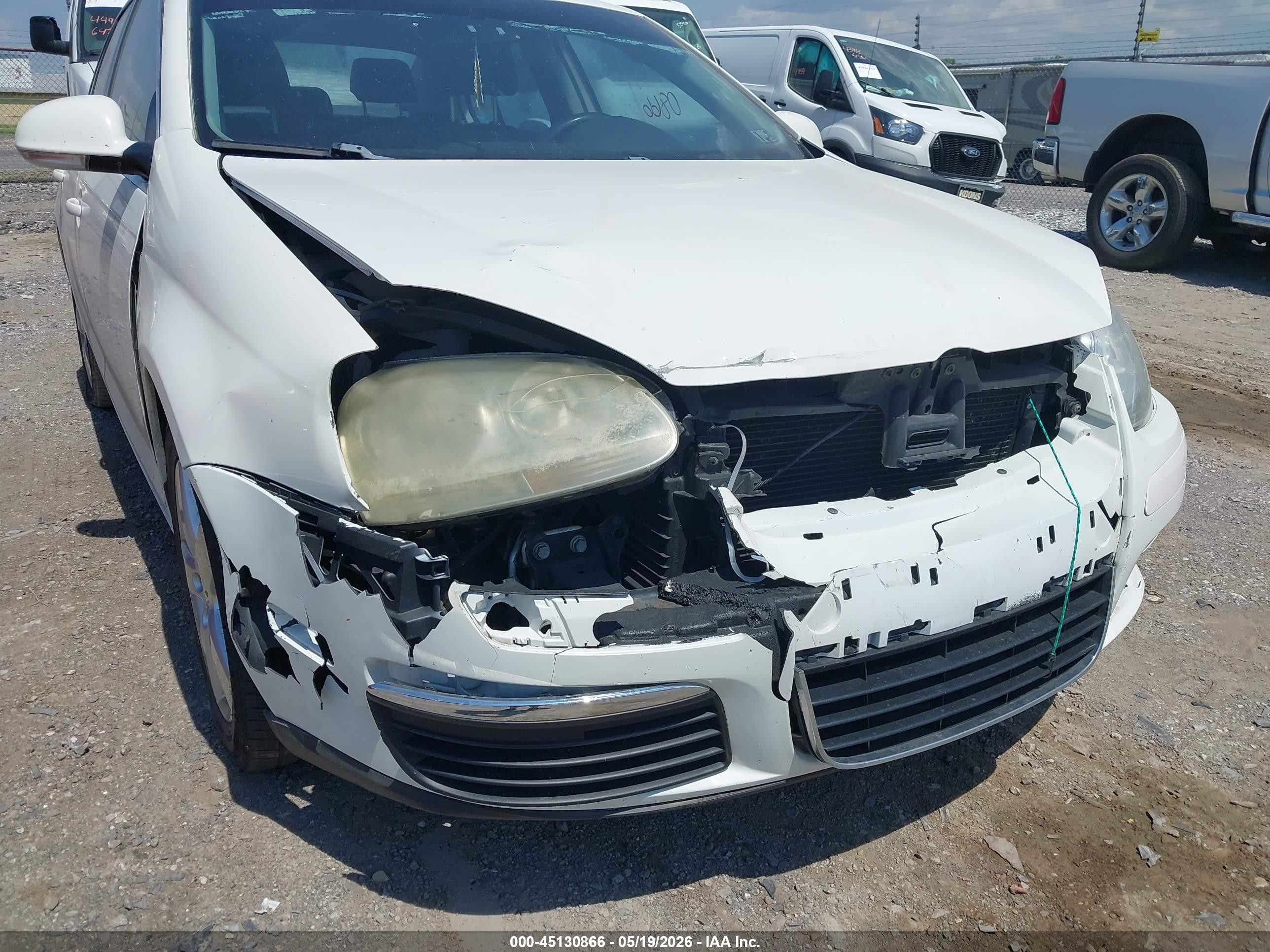 2009 Volkswagen Jetta Se/sel Белый vin: 3VWRM71K29M071423