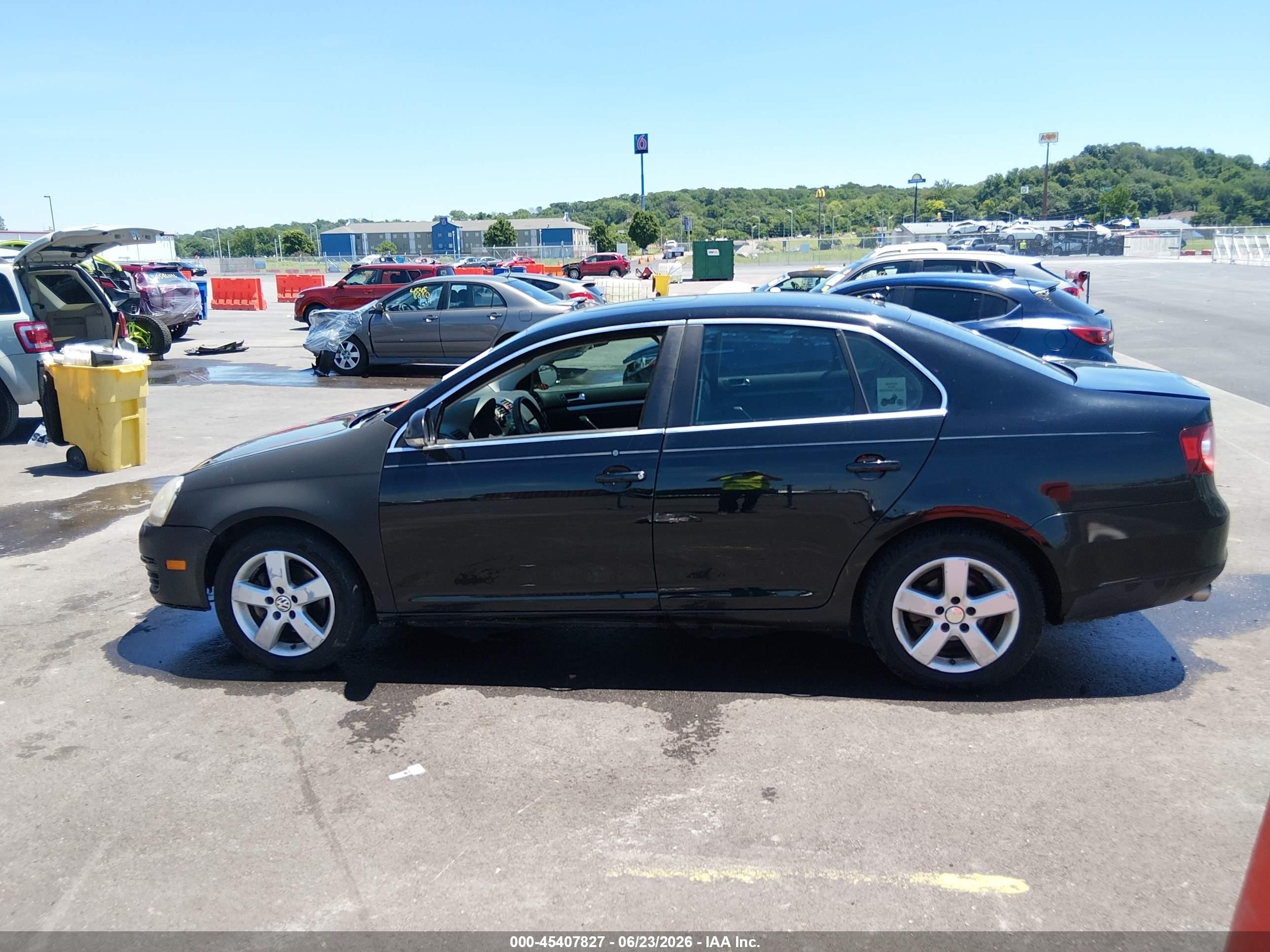 2009 Volkswagen Jetta Se Black vin: 3VWRM71K29M137470