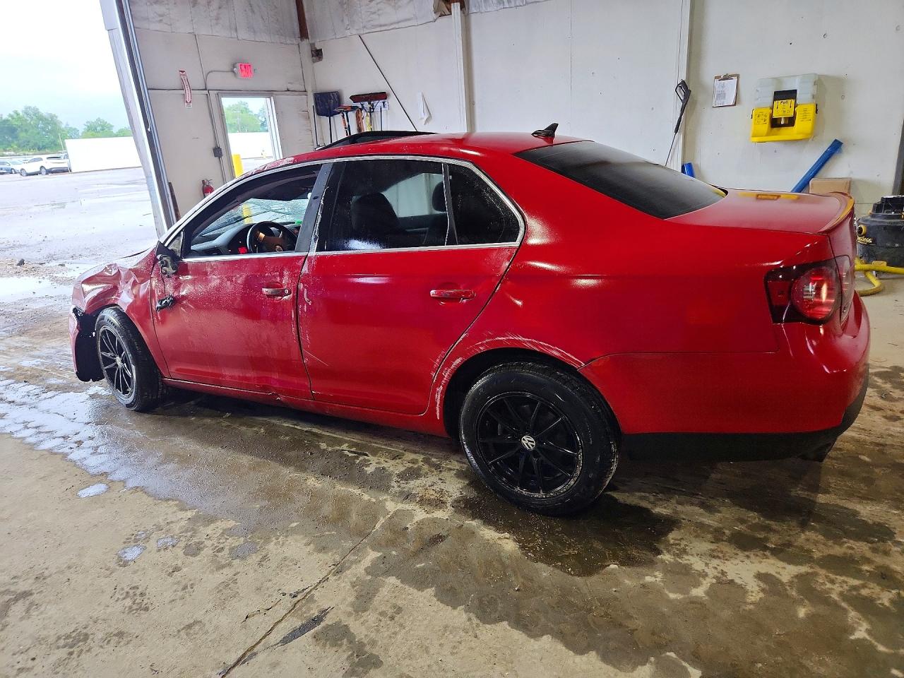 2008 Volkswagen Jetta Se/sel Красный vin: 3VWRM71K38M035030
