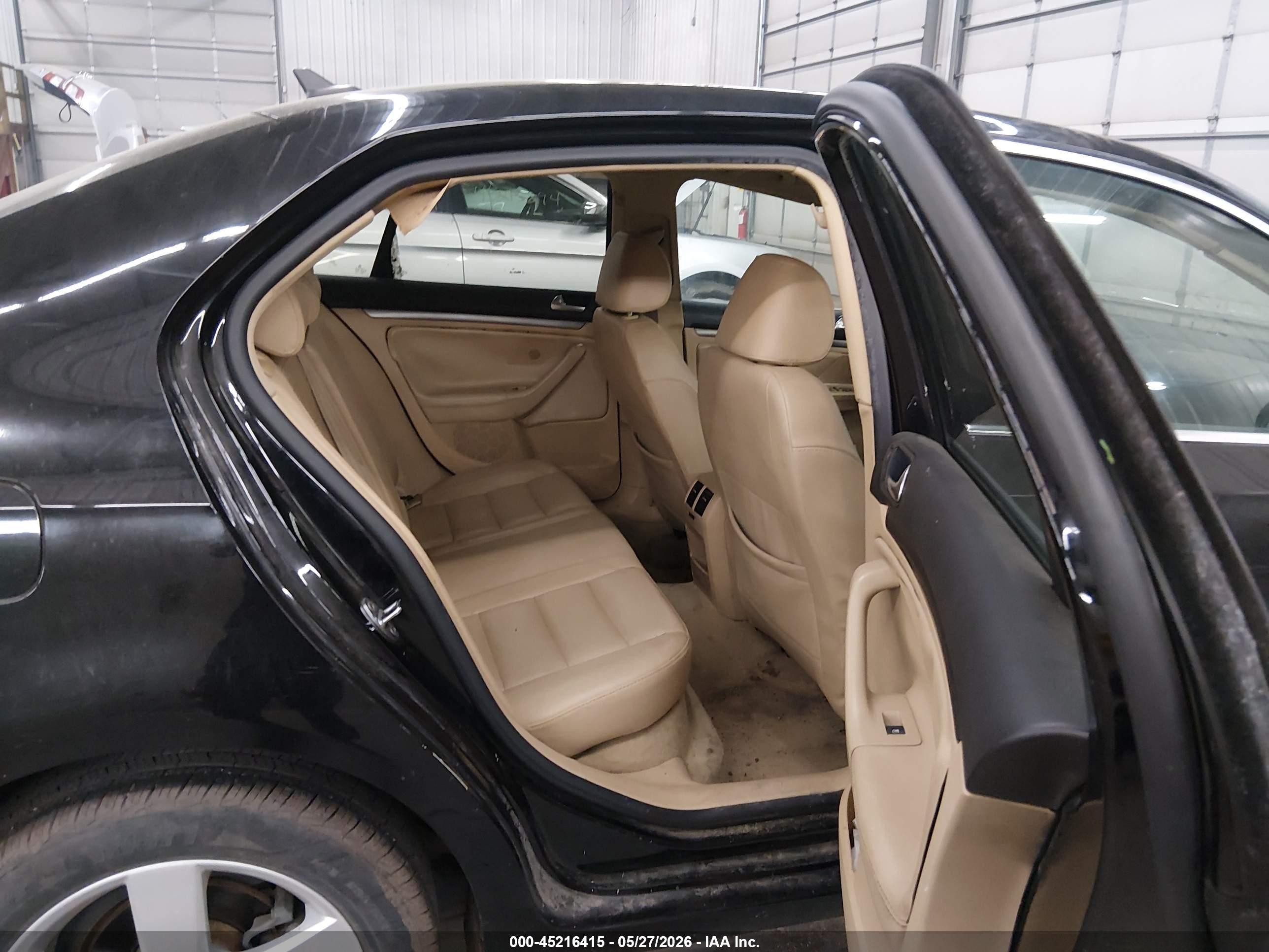 2008 Volkswagen Jetta Se Black vin: 3VWRM71K38M174171