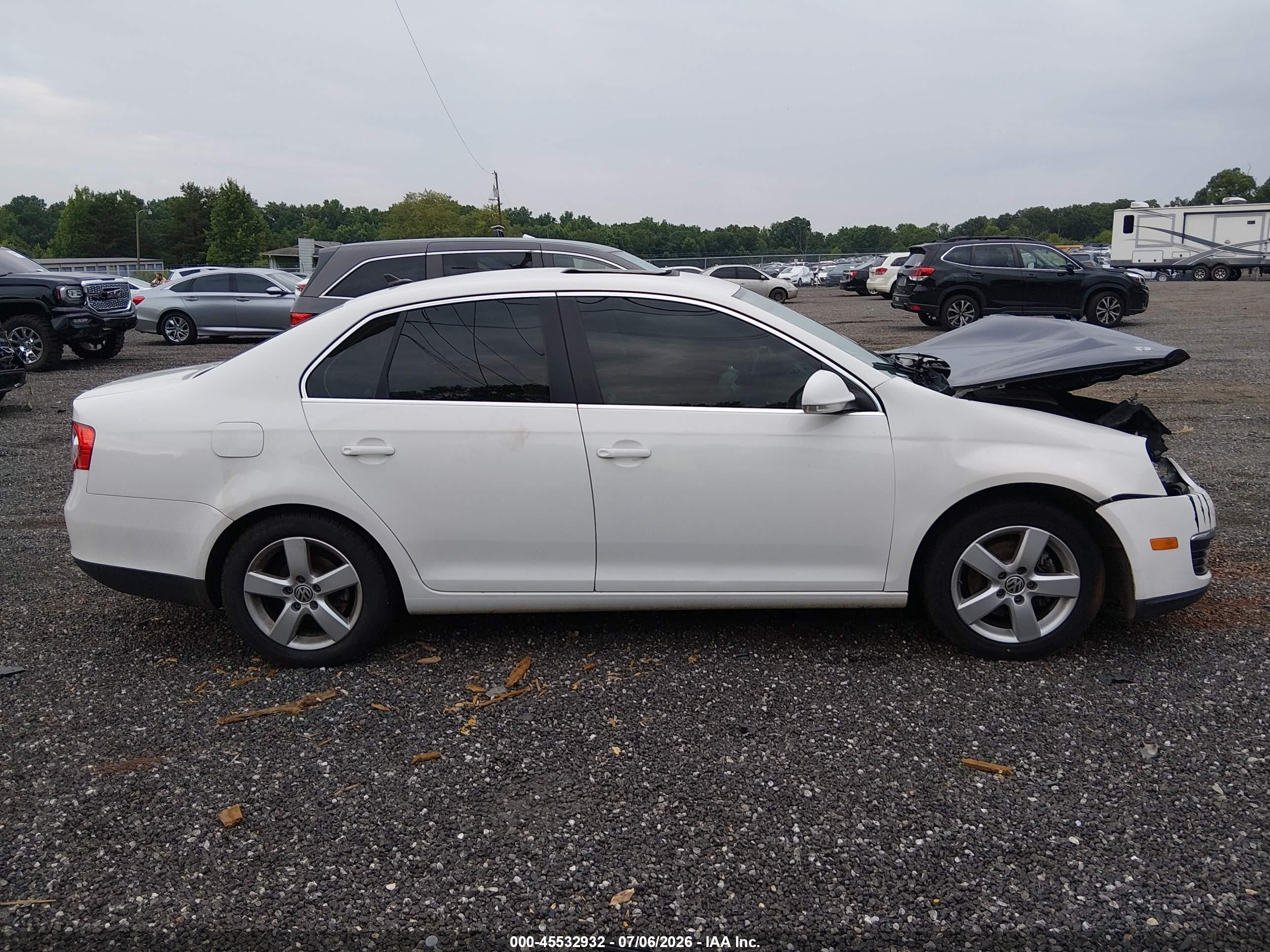 2009 Volkswagen Jetta Se/sel White vin: 3VWRM71K39M059040