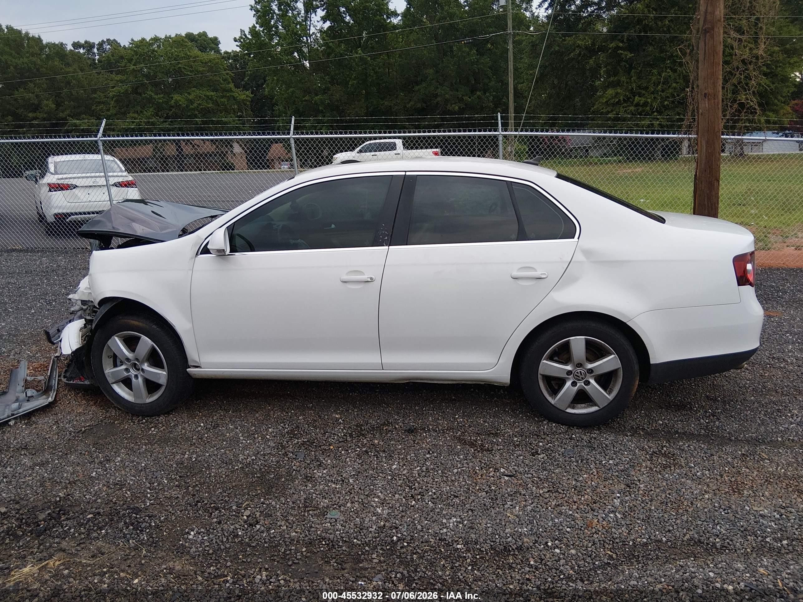 2009 Volkswagen Jetta Se/sel White vin: 3VWRM71K39M059040