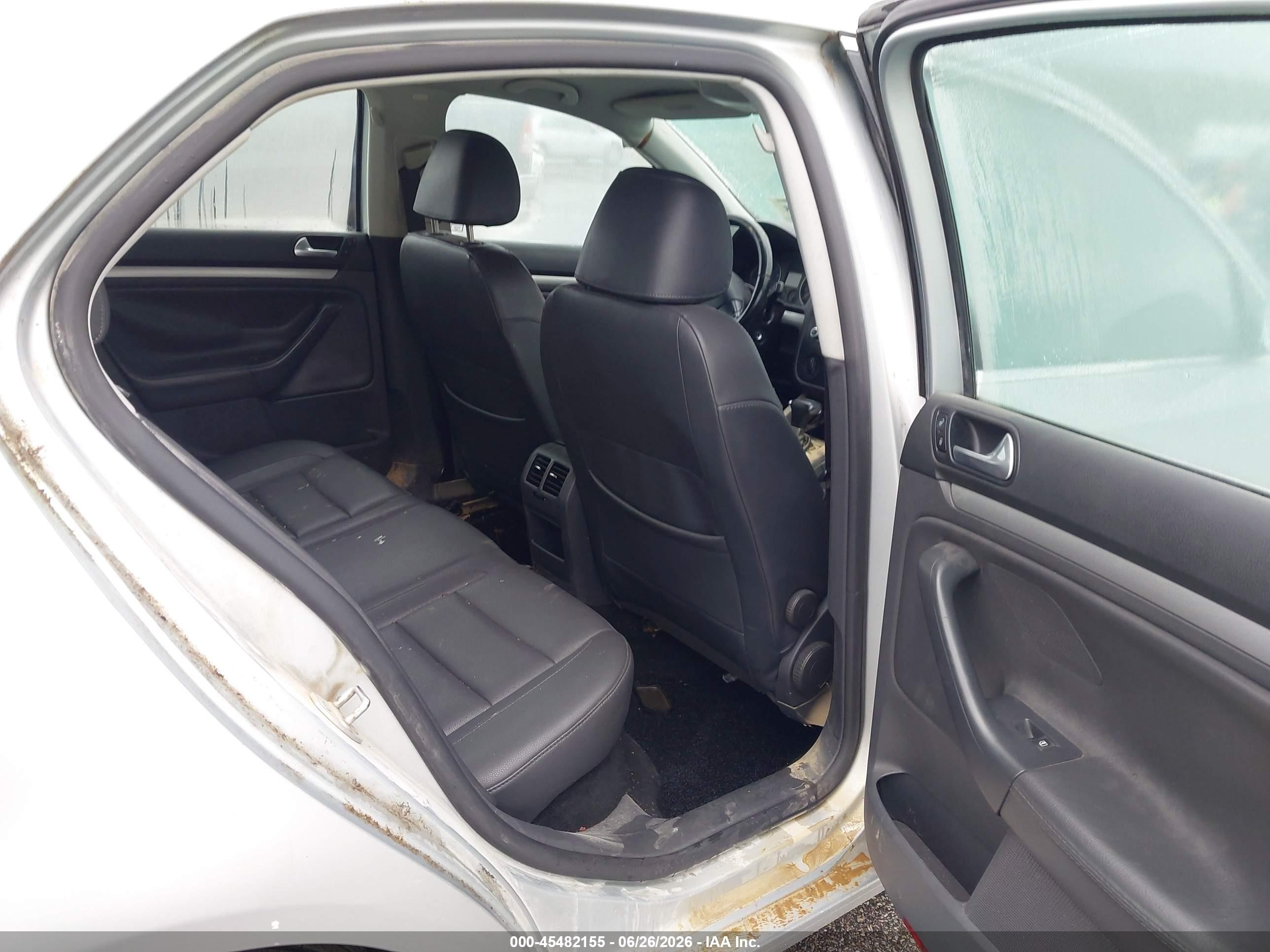 2008 Volkswagen Jetta Se Silver vin: 3VWRM71K48M135735
