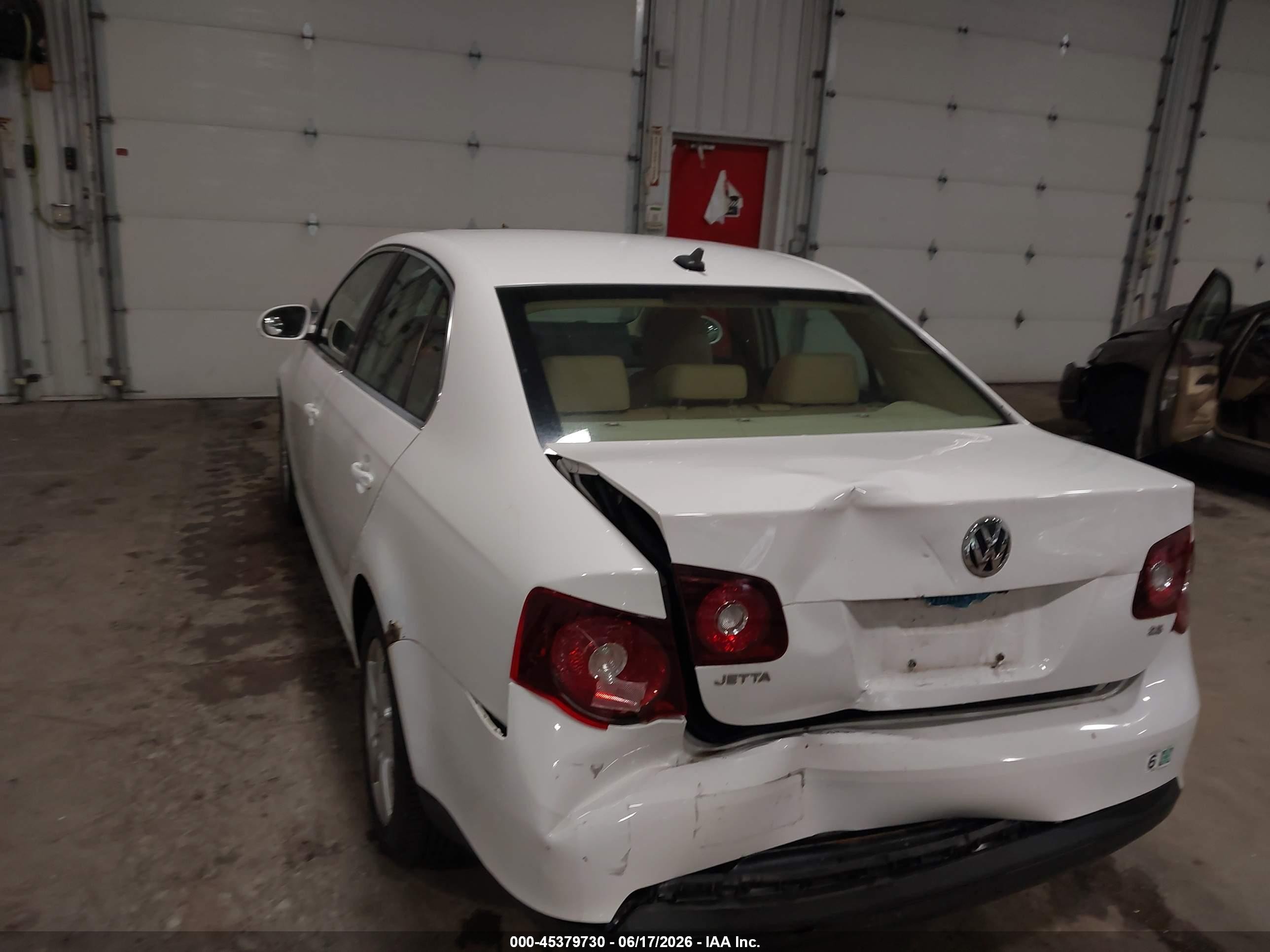 2009 Volkswagen Jetta Se/sel White vin: 3VWRM71K49M037239