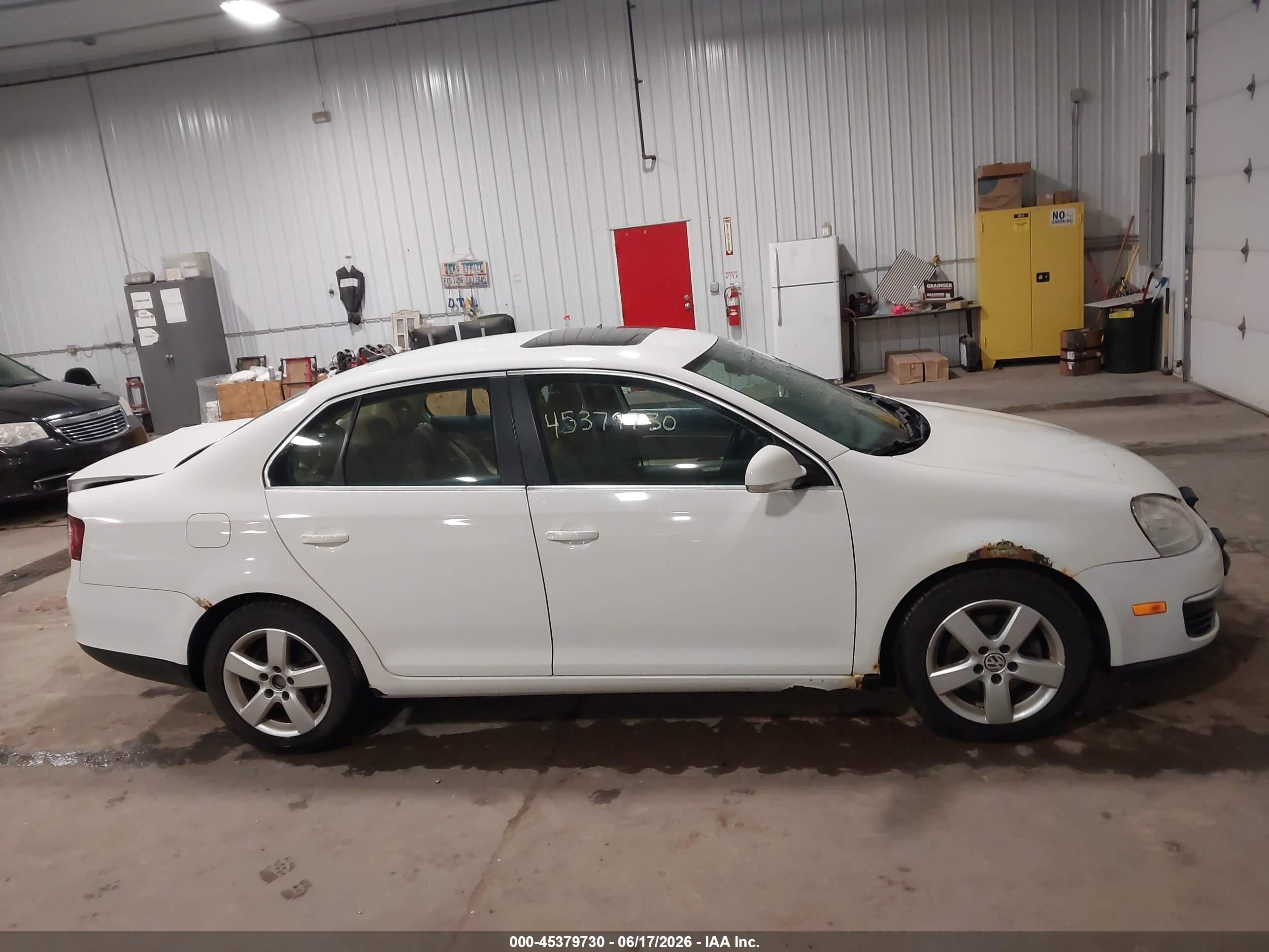 2009 Volkswagen Jetta Se/sel White vin: 3VWRM71K49M037239