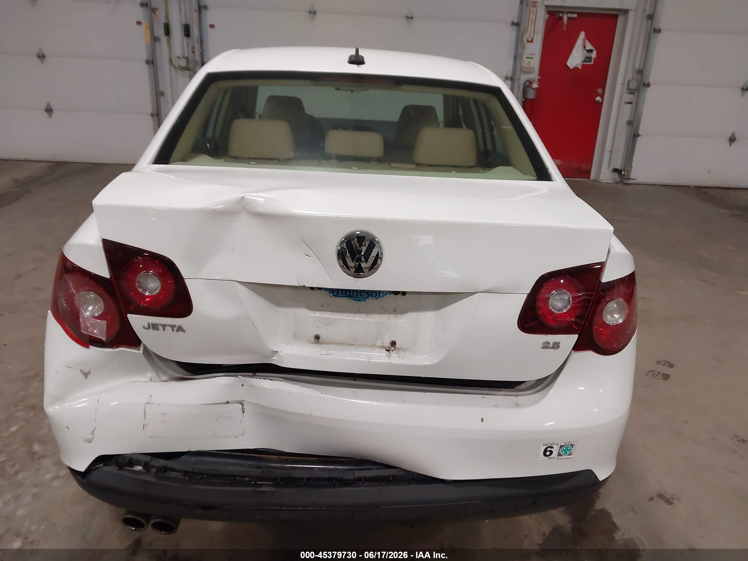2009 Volkswagen Jetta Se/sel White vin: 3VWRM71K49M037239