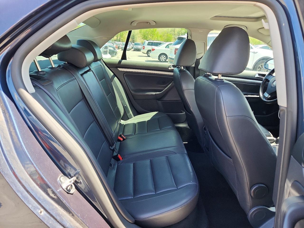 2009 Volkswagen Jetta Se Серый vin: 3VWRM71K49M143979