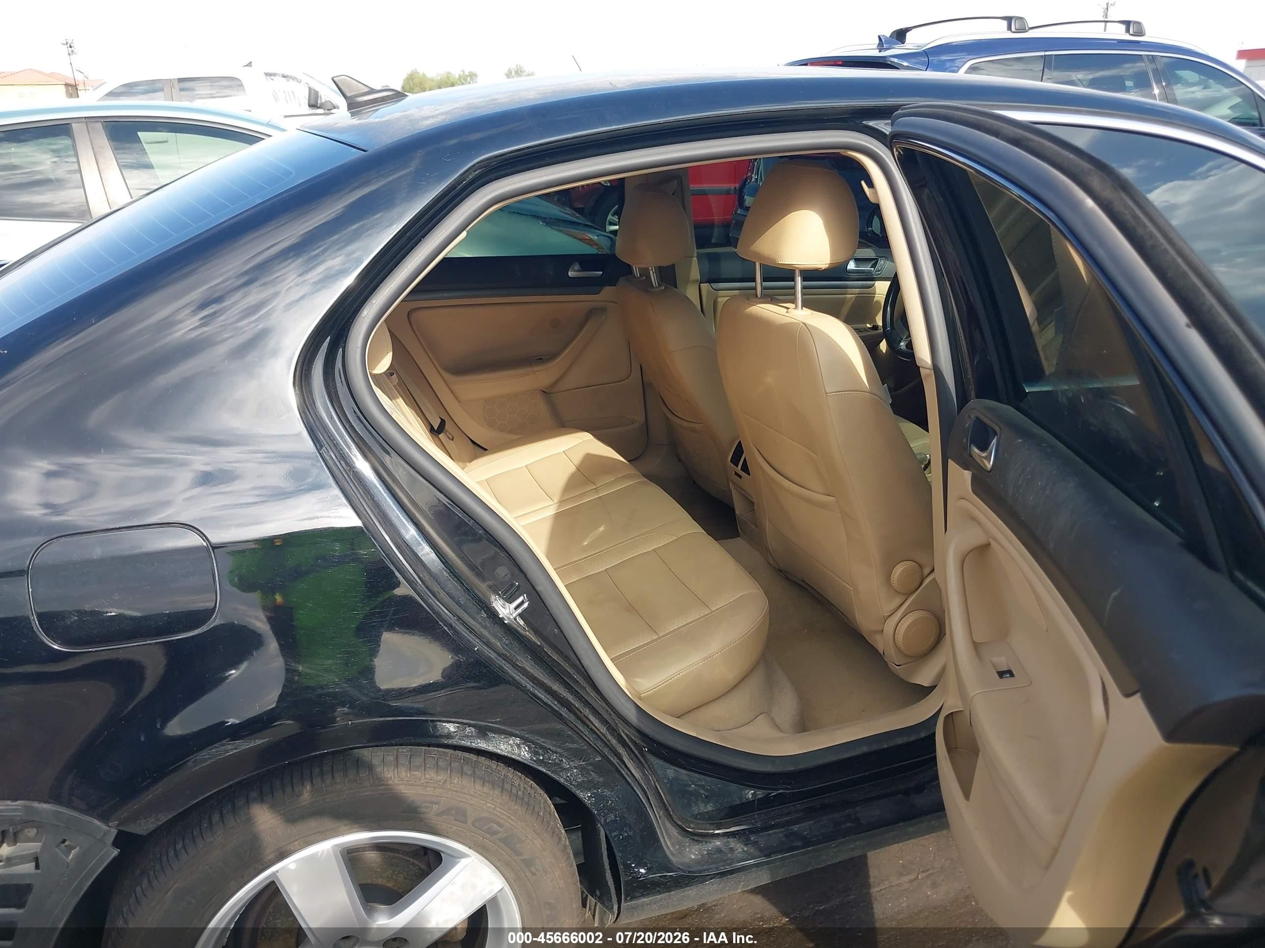 2008 Volkswagen Jetta Se/sel Черный vin: 3VWRM71K58M048748