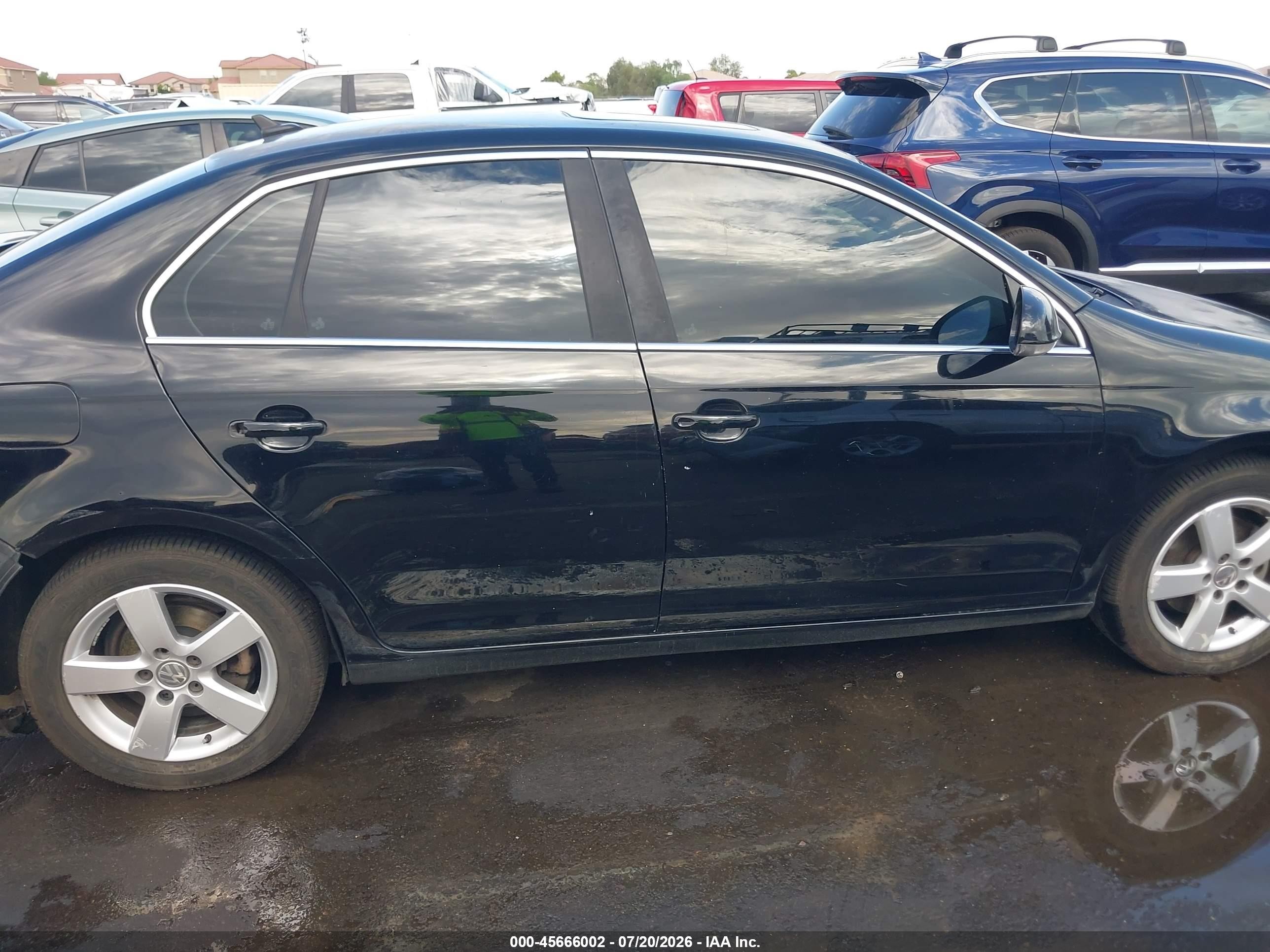 2008 Volkswagen Jetta Se/sel Черный vin: 3VWRM71K58M048748