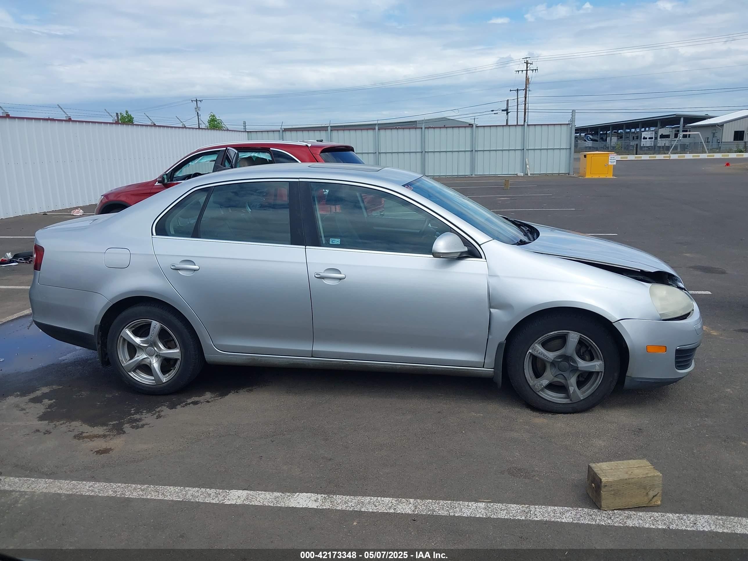 2008 Volkswagen Jetta Se/sel Silver vin: 3VWRM71K58M069597