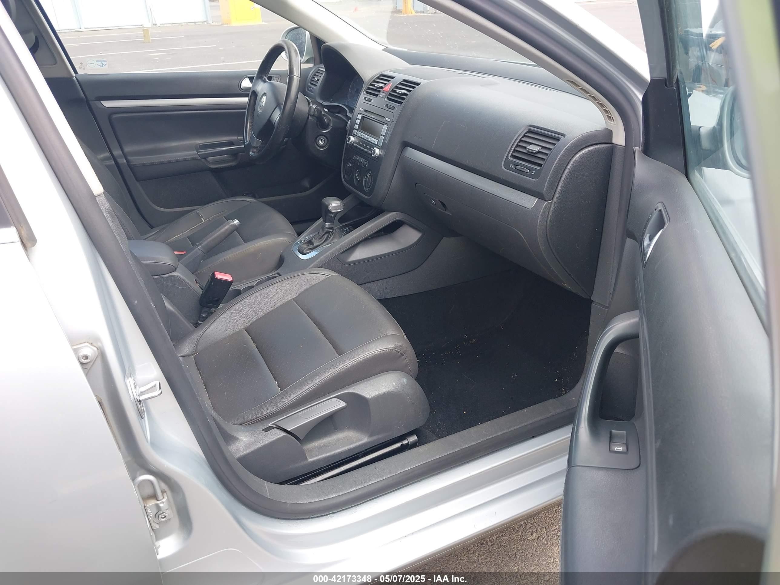 2008 Volkswagen Jetta Se/sel Silver vin: 3VWRM71K58M069597