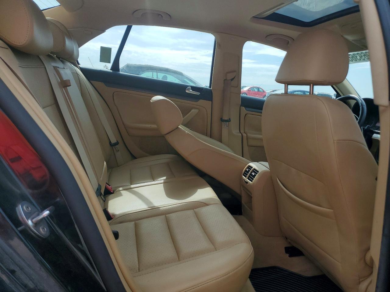 2008 Volkswagen Jetta Se Черный vin: 3VWRM71K58M181493