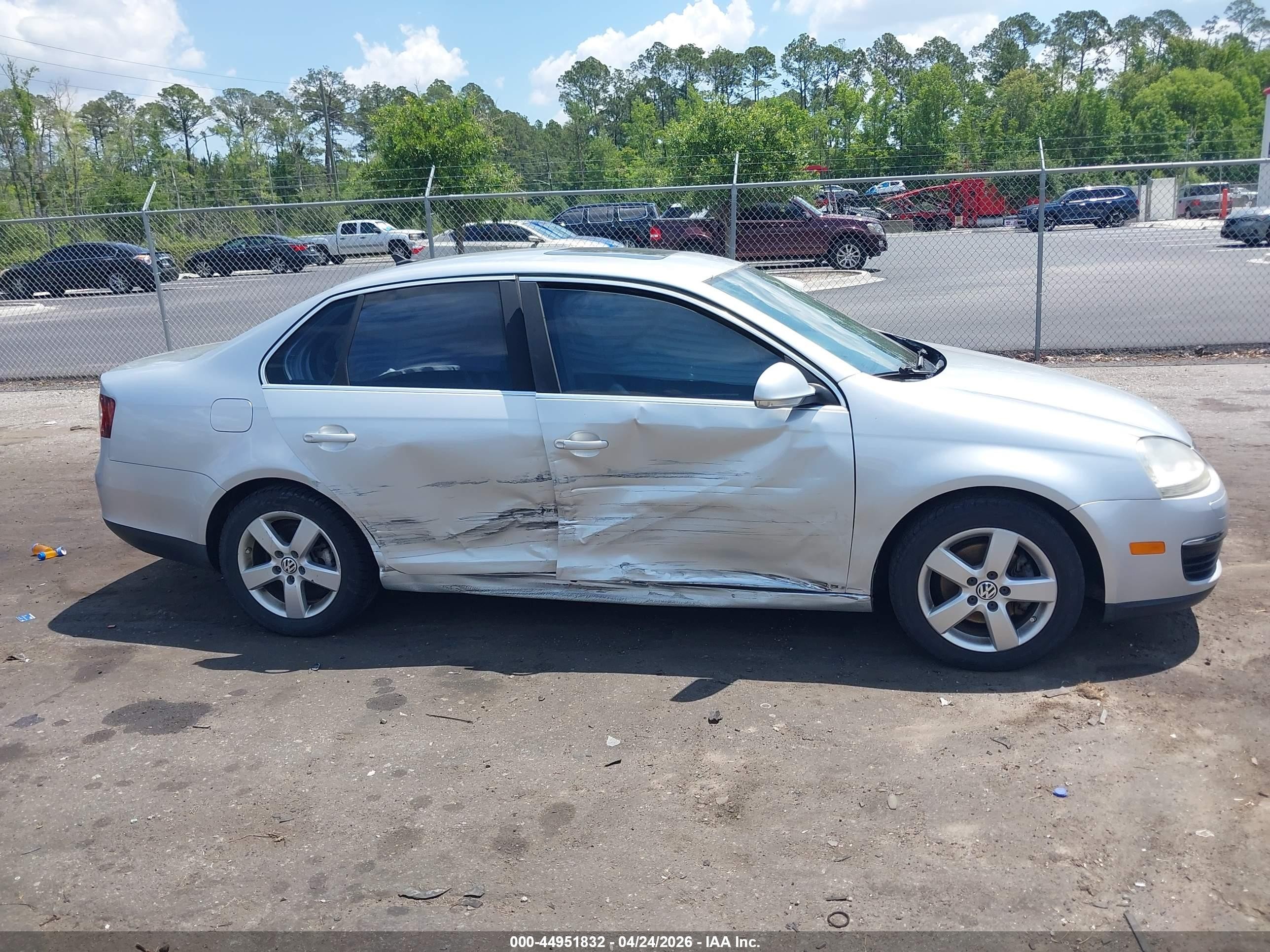 2008 Volkswagen Jetta Se/sel Silver vin: 3VWRM71K68M059063